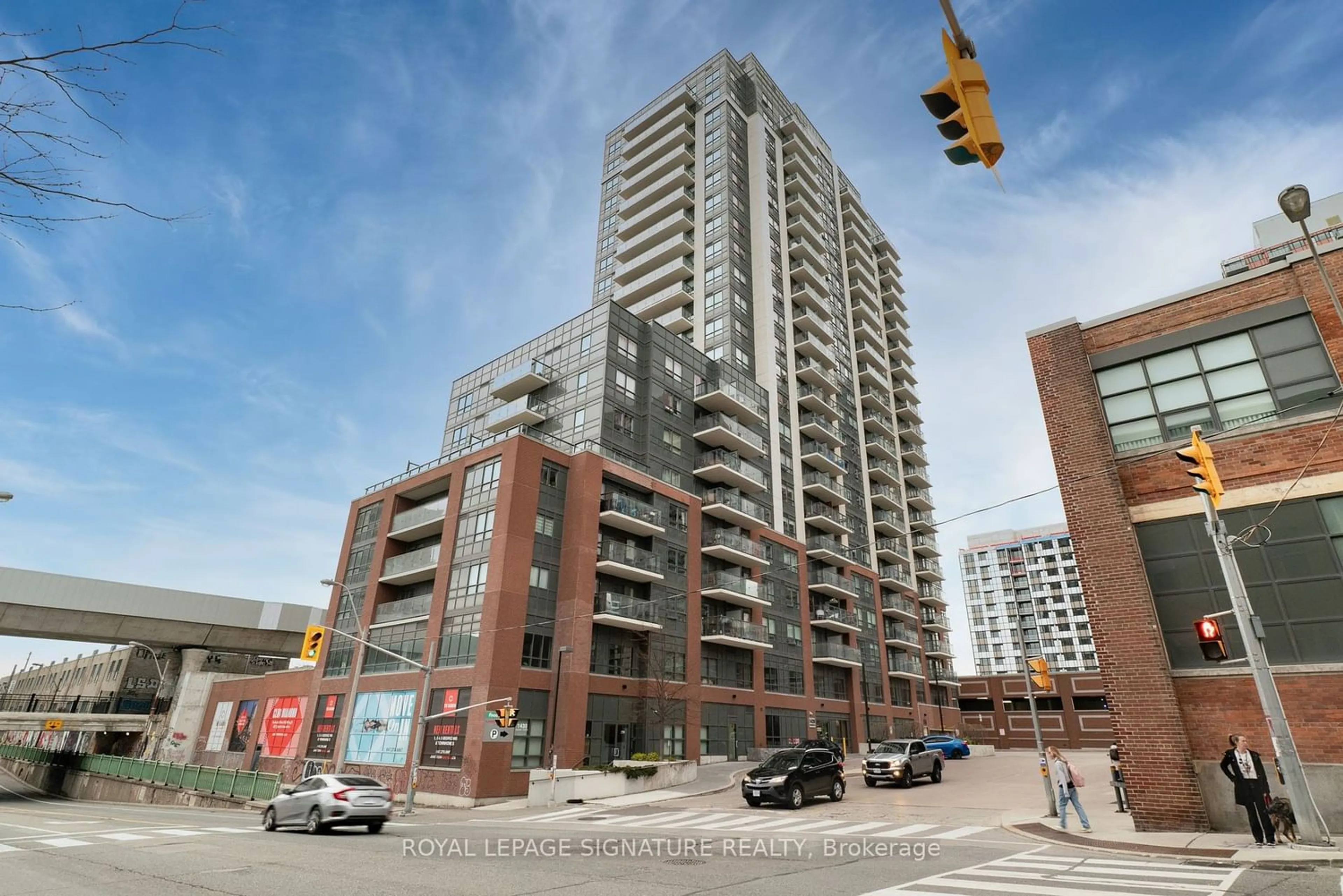 A pic from exterior of the house or condo for 1420 Dupont St #1410, Toronto Ontario M6H 0C2