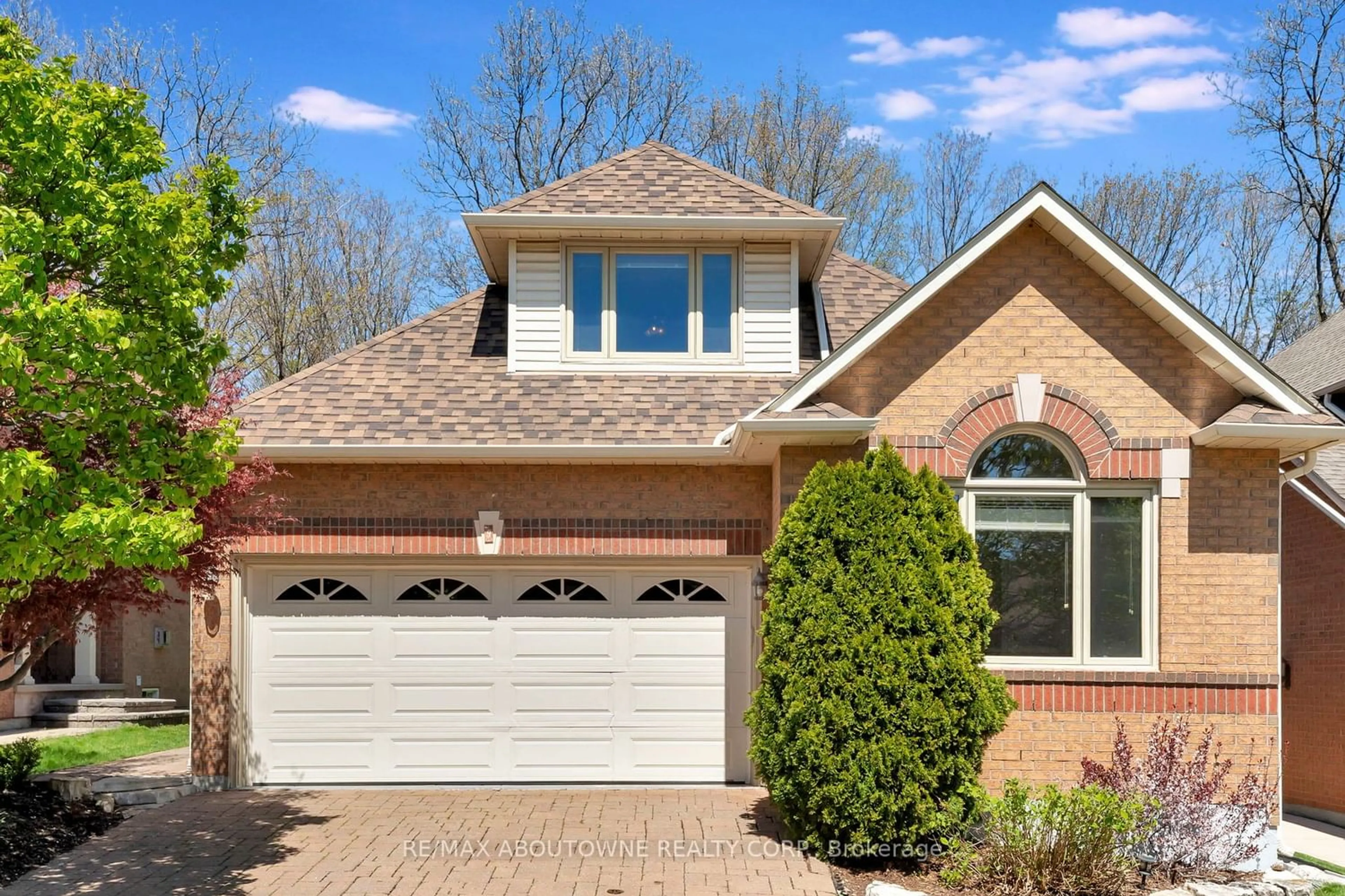 Home with brick exterior material for 1150 Skyview Dr #9, Burlington Ontario L7P 4X5