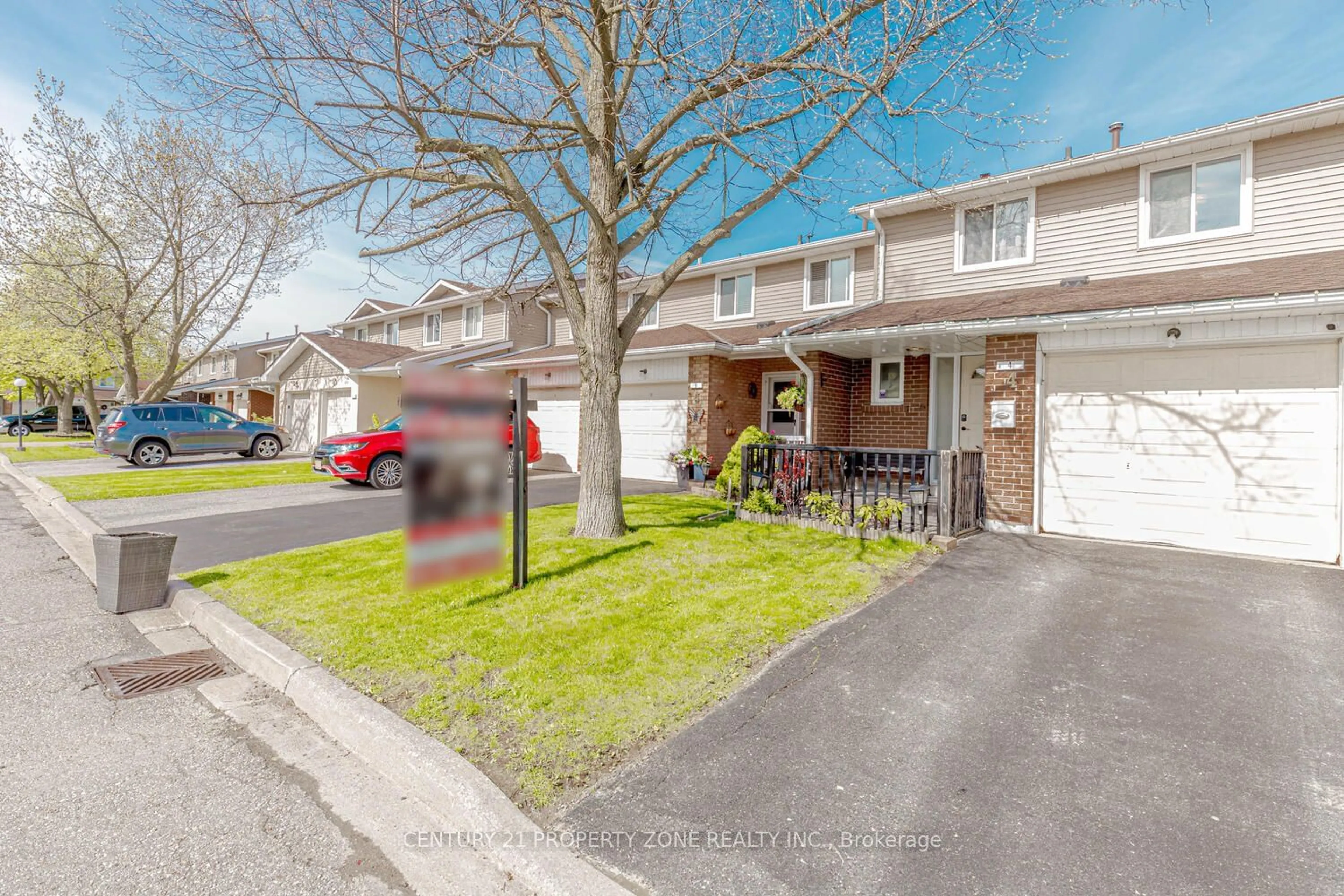 A pic from exterior of the house or condo for 4 Carisbrooke Crt, Brampton Ontario L6S 3K1