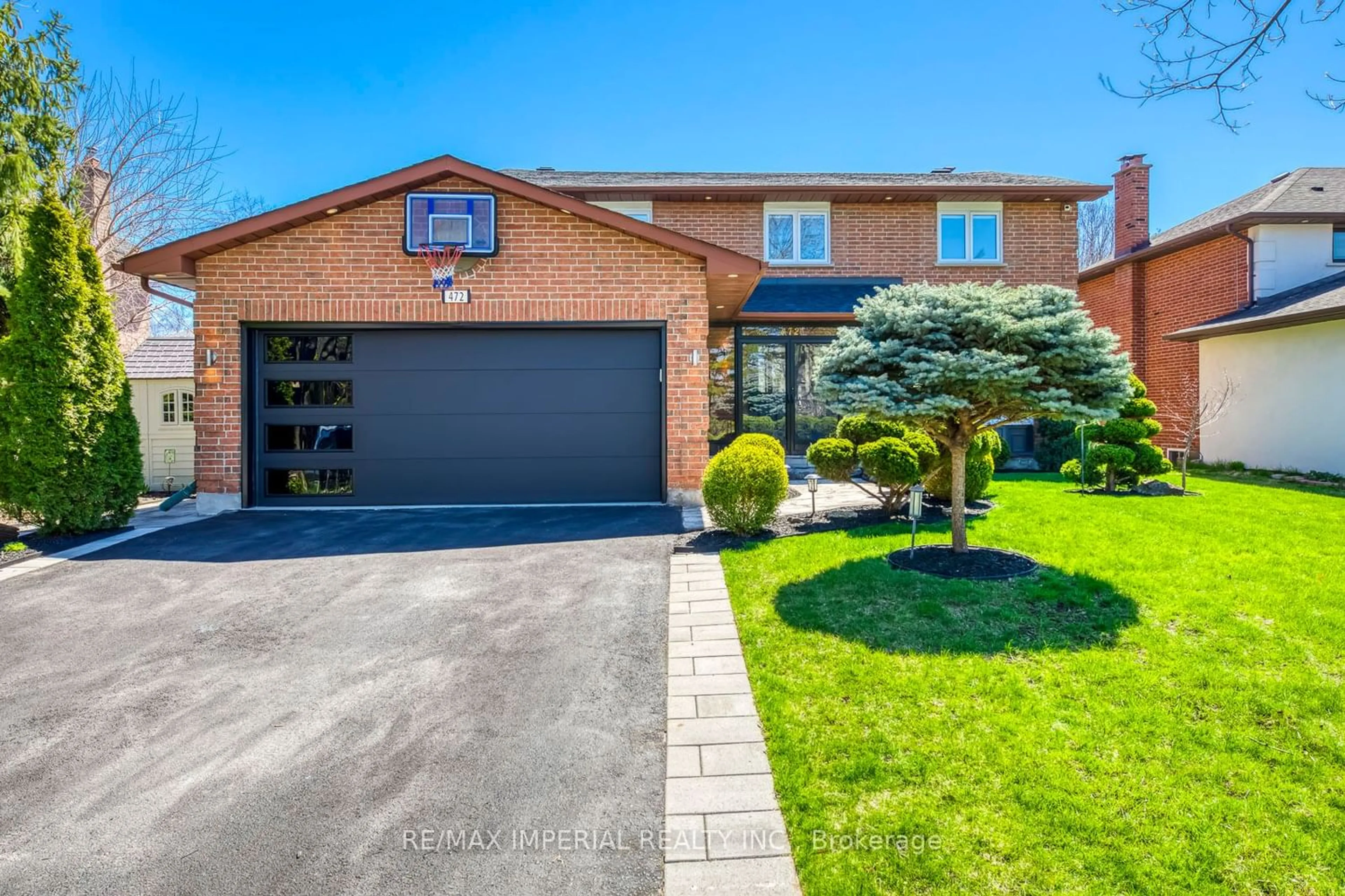 Home with brick exterior material for 472 Aspen Forest Dr, Oakville Ontario L6J 6H6