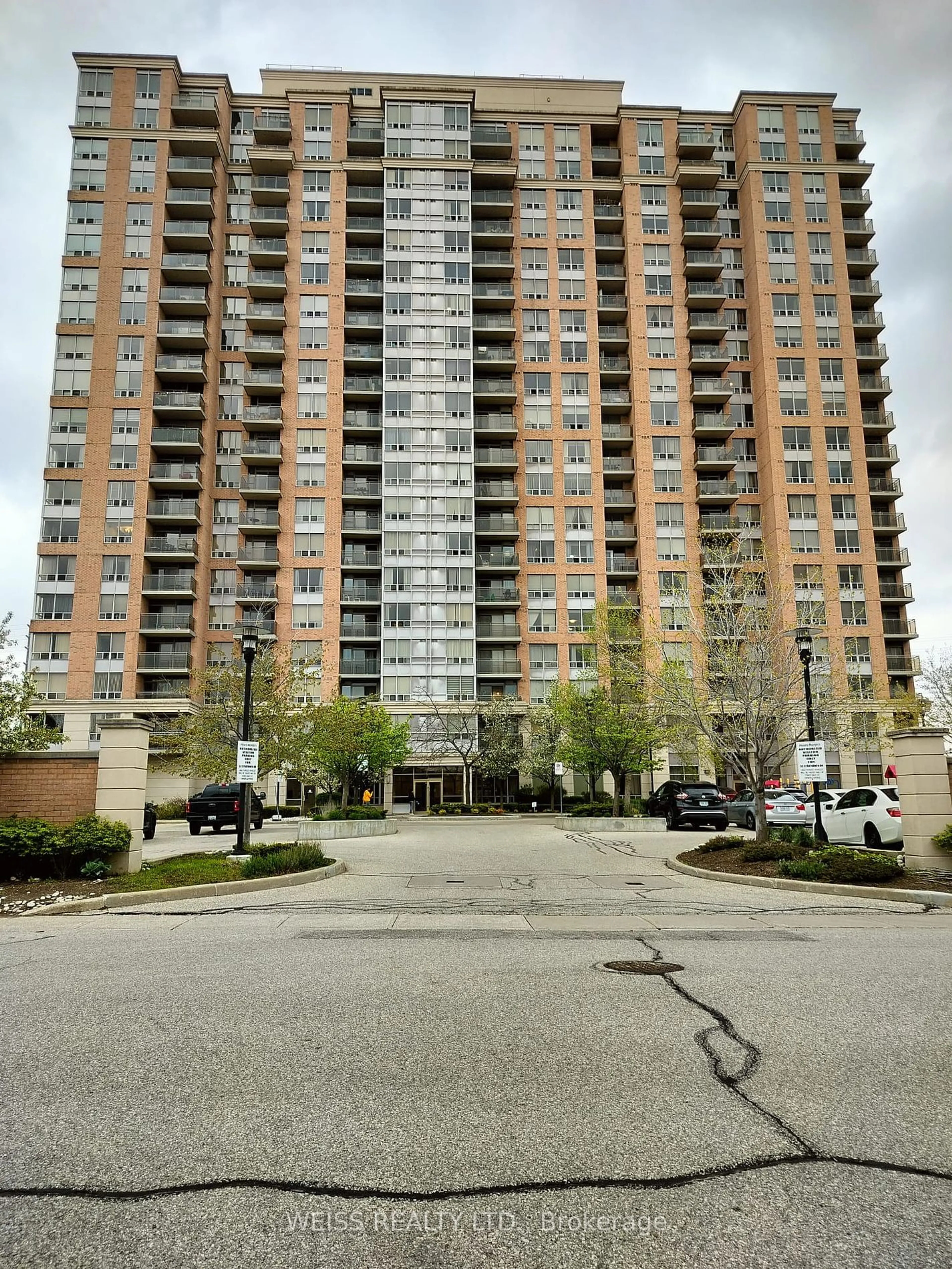 A pic from exterior of the house or condo for 55 Strathaven Dr #713, Mississauga Ontario L5R 4G9