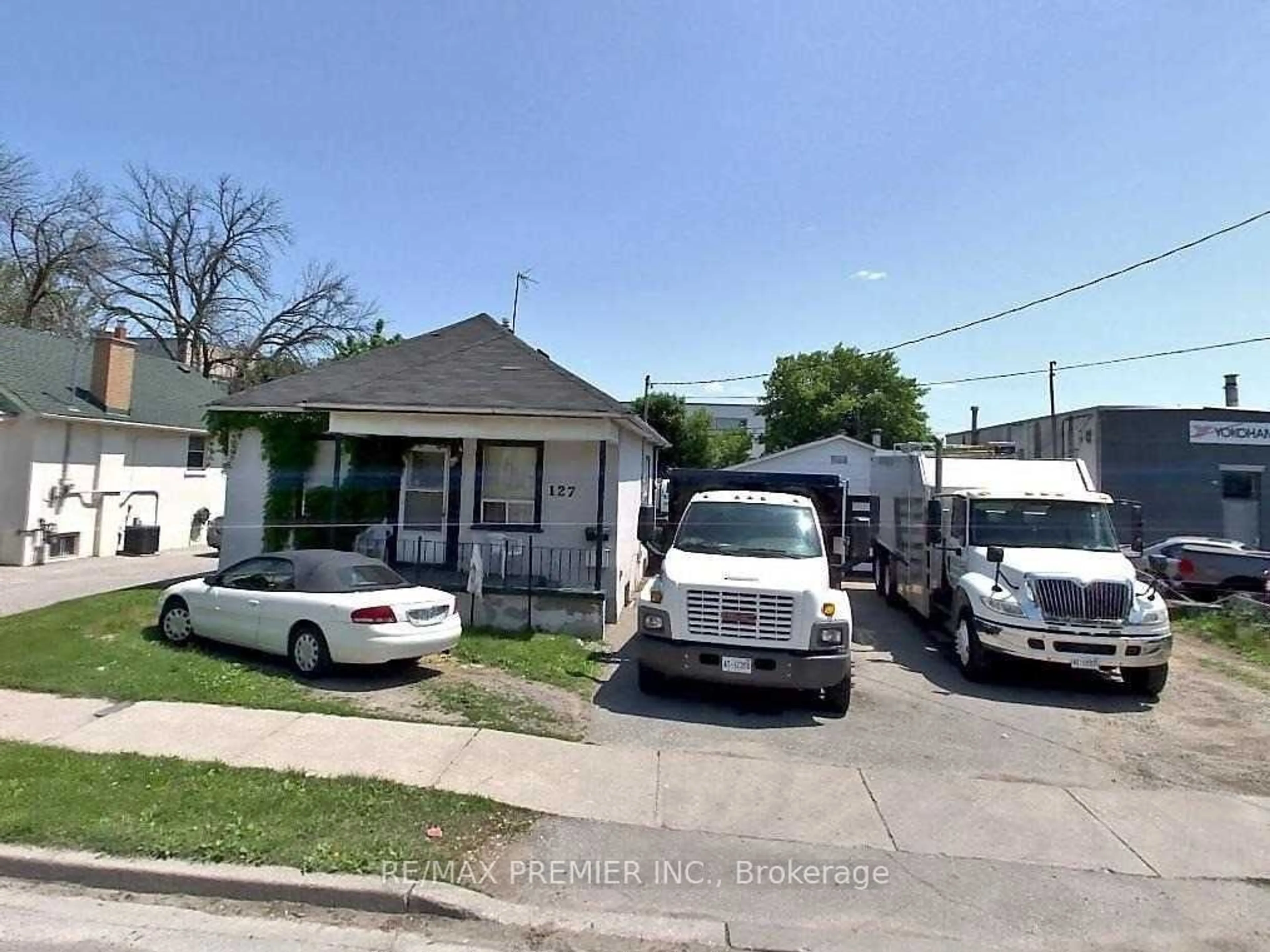 Street view for 127 Thirtieth St, Toronto Ontario M8W 3C3