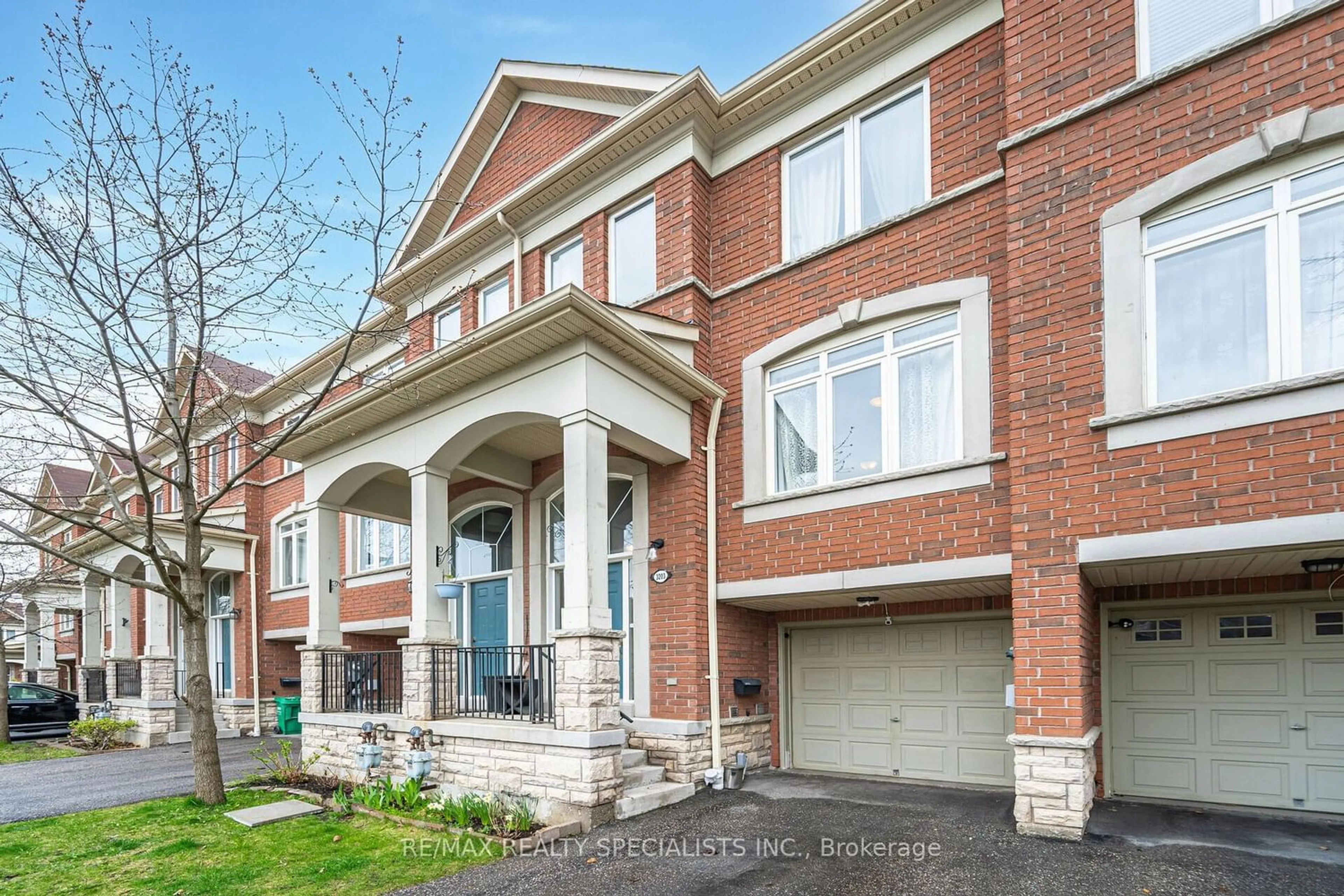 Home with brick exterior material for 3203 Joel Kerbel Pl, Mississauga Ontario L4Y 0B1