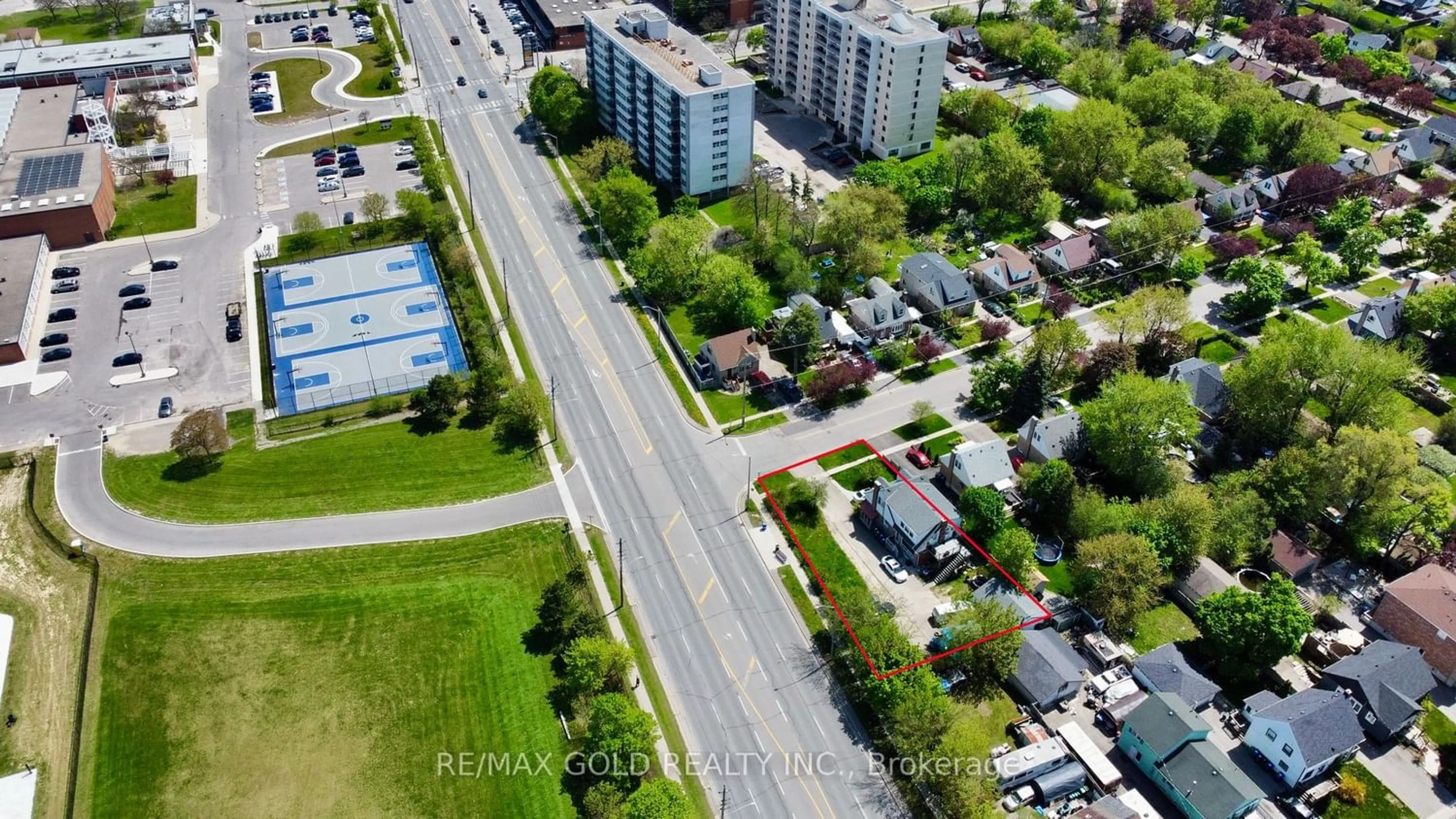 Street view for 98 Mccaul St, Brampton Ontario L6V 1J3