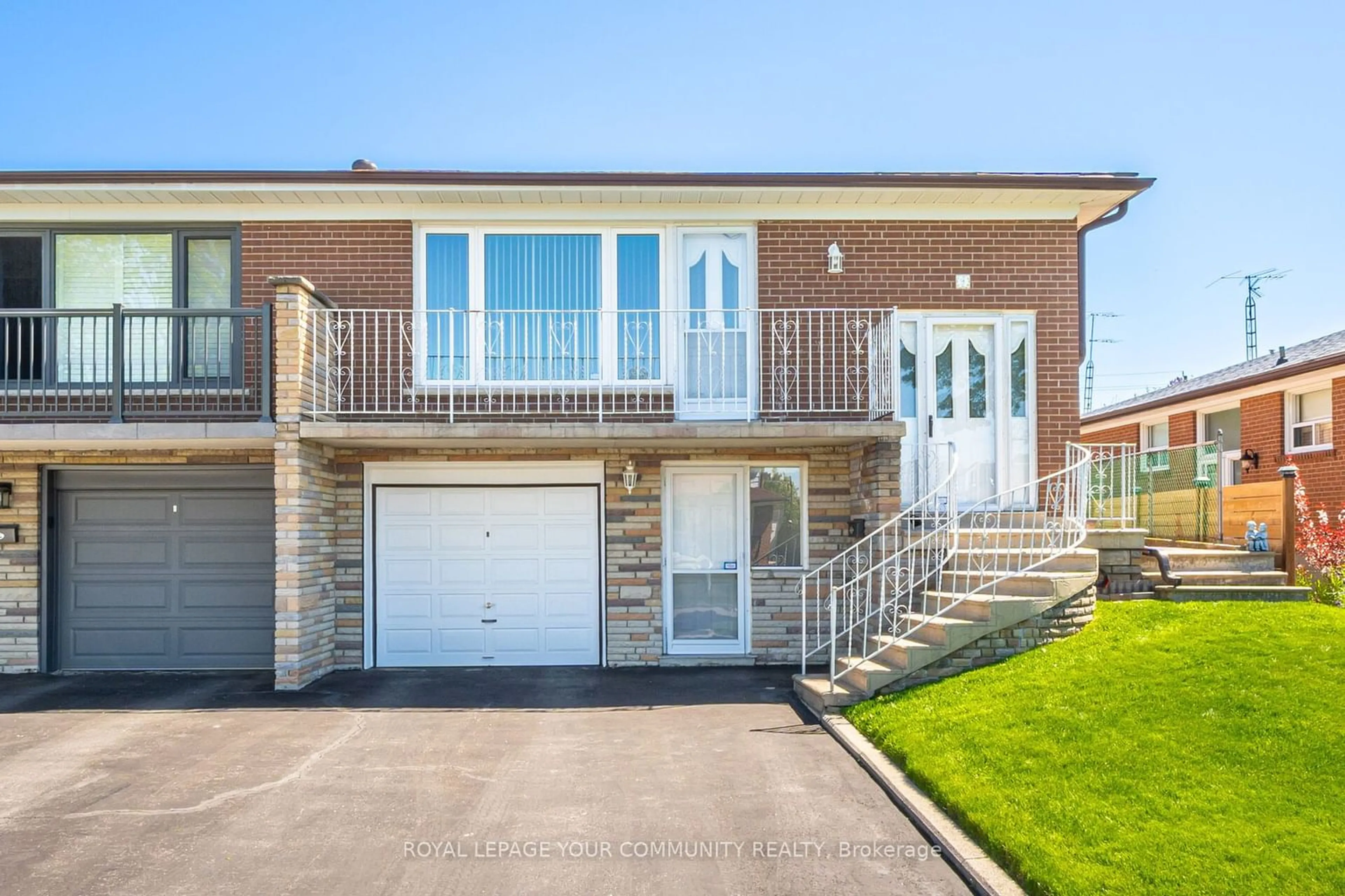 Frontside or backside of a home for 9 Riverton Dr, Toronto Ontario M9L 2N8