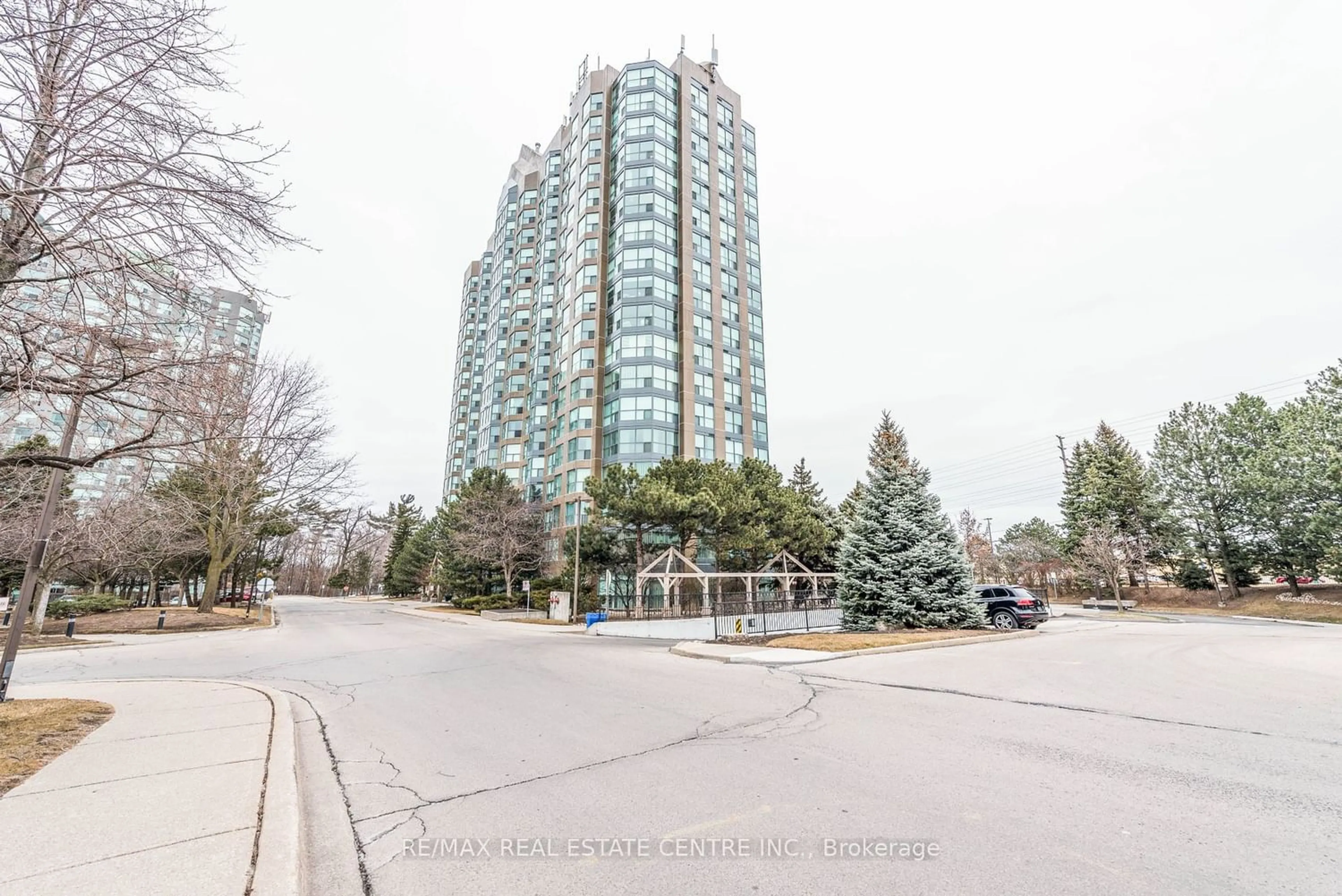 A pic from exterior of the house or condo for 2177 Burnhamthorpe Rd #1005, Mississauga Ontario L5L 5P9