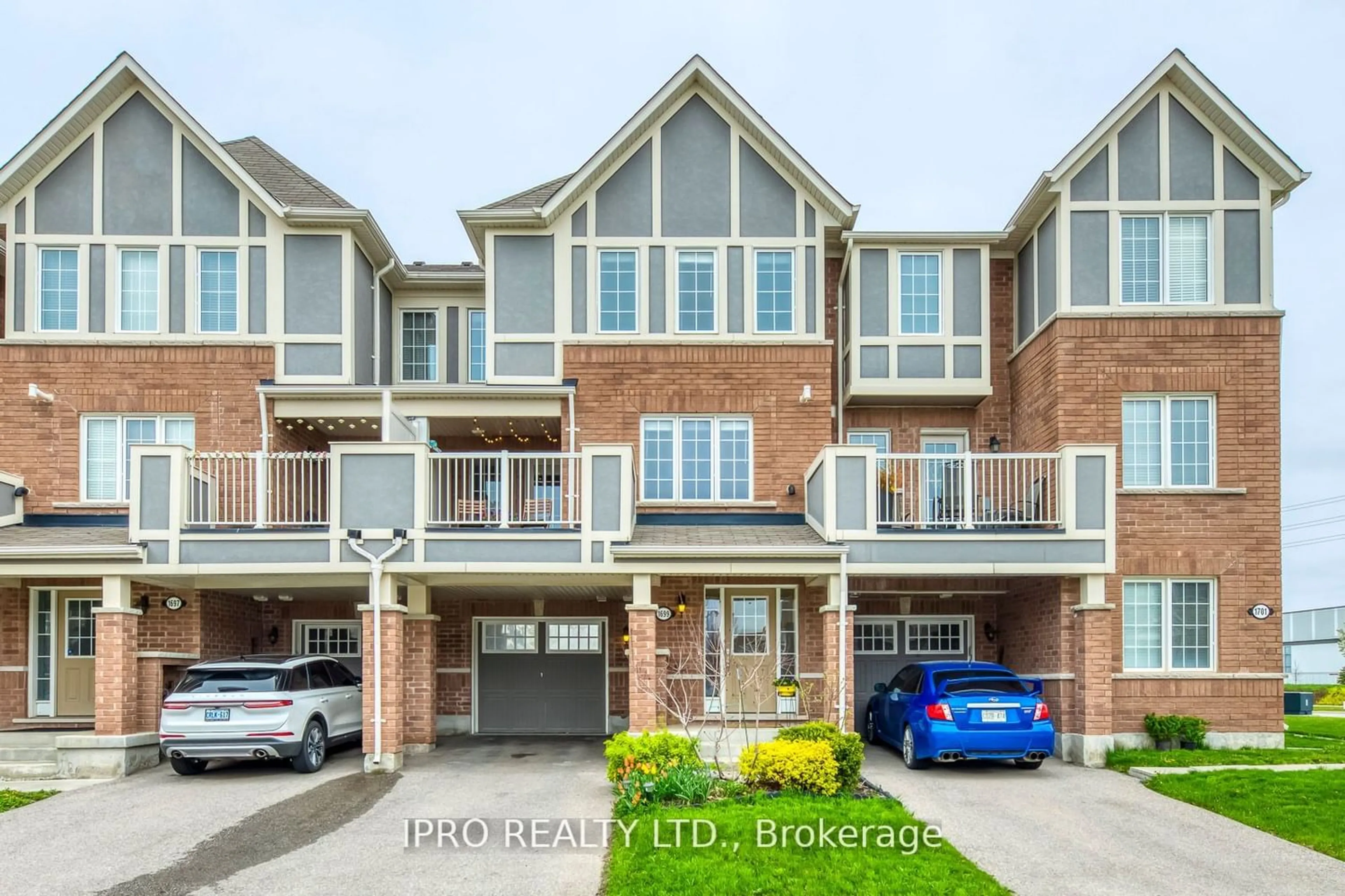 A pic from exterior of the house or condo for 1699 Copeland Circ, Milton Ontario L9T 8X8