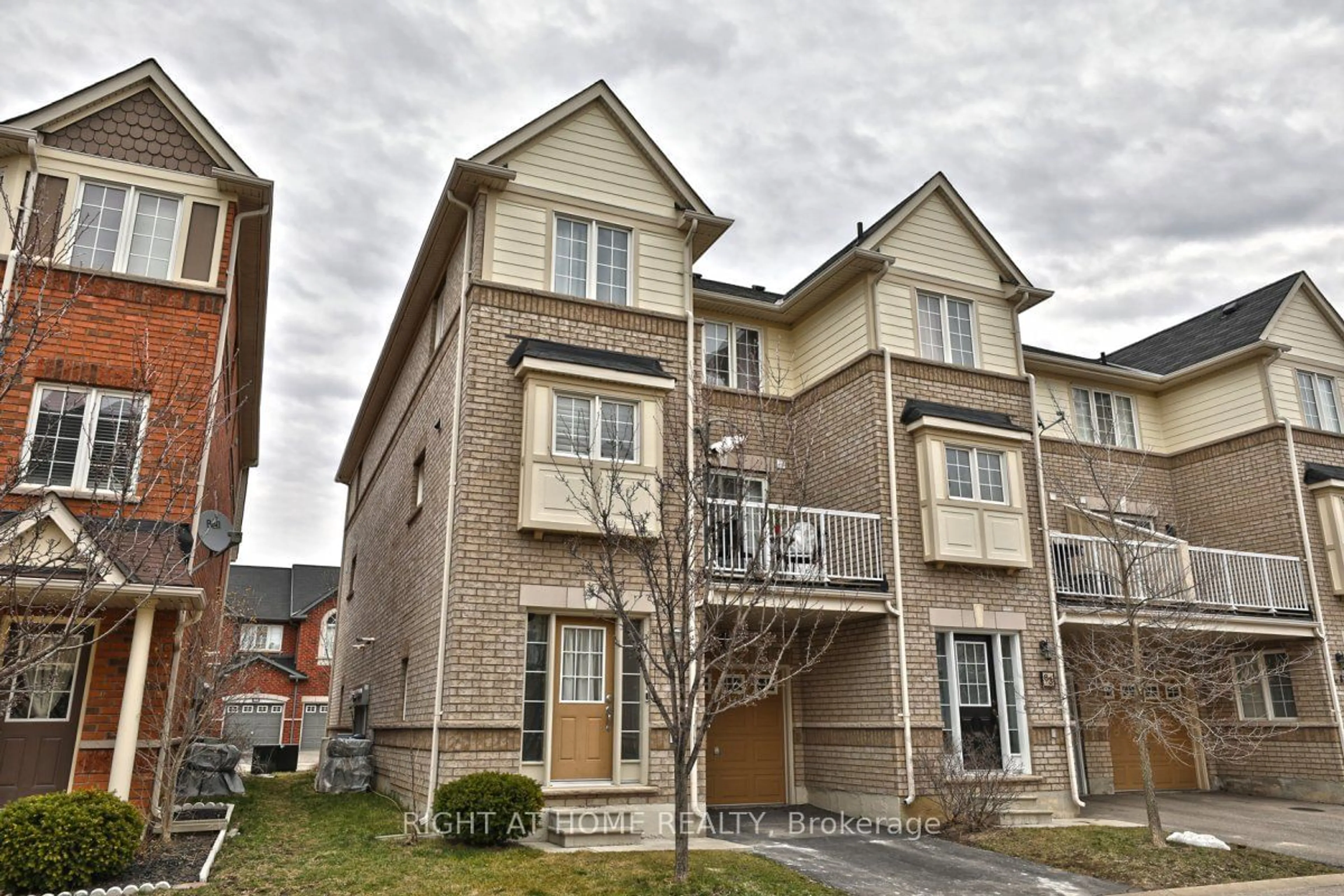 A pic from exterior of the house or condo for 620 Ferguson Dr #84, Milton Ontario L9T 0M8