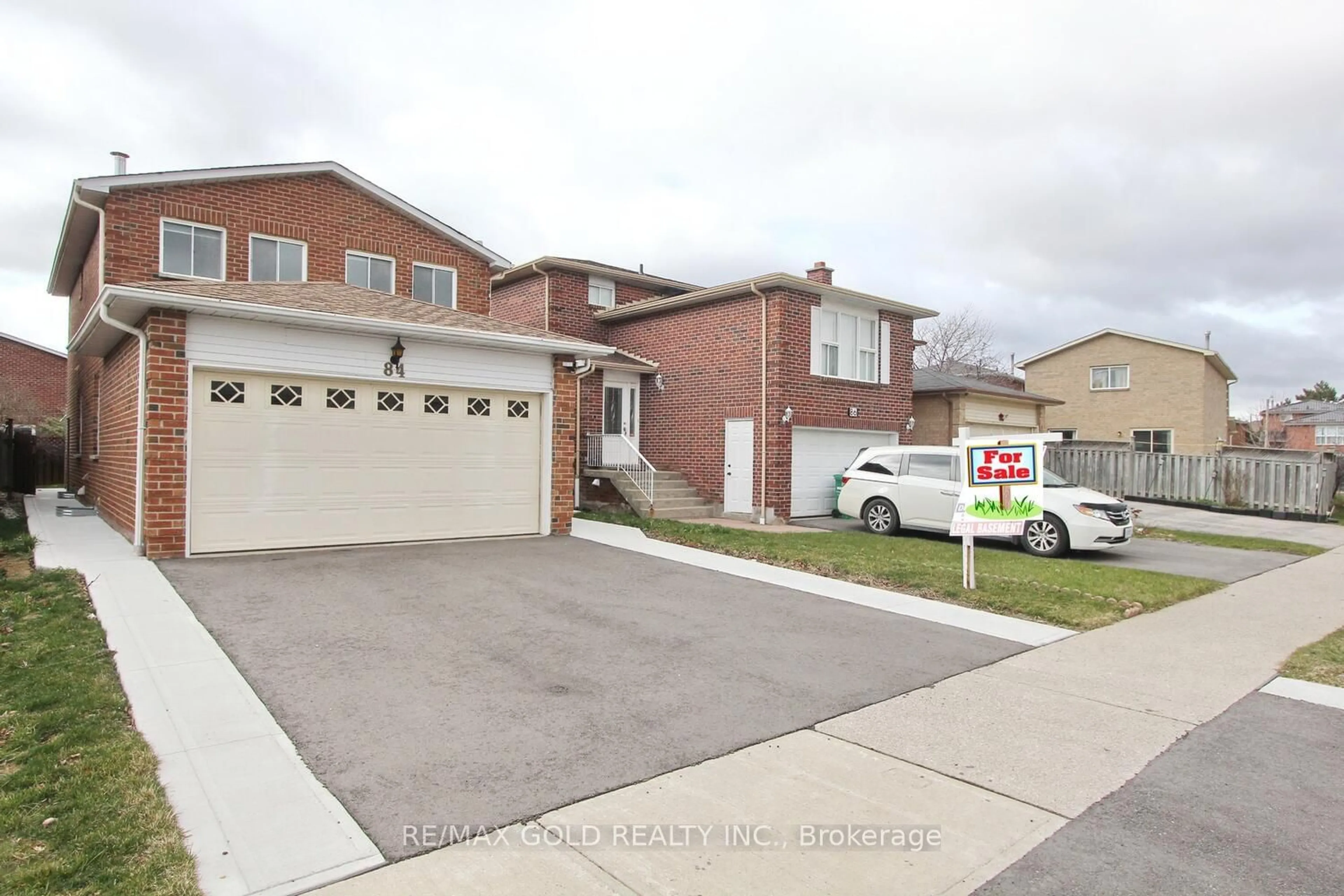 Frontside or backside of a home for 86 Humberstone Cres, Brampton Ontario L7A 4C1