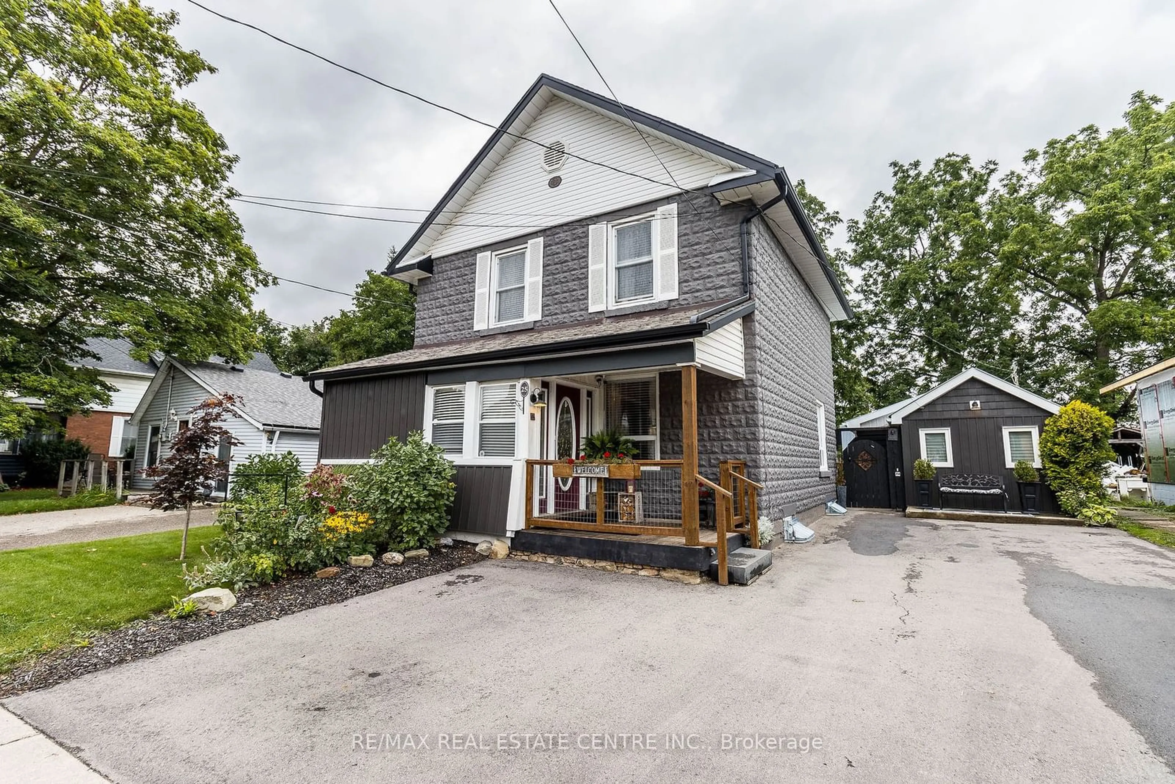 Frontside or backside of a home for 25 Victoria St, Halton Hills Ontario L7G 3N5