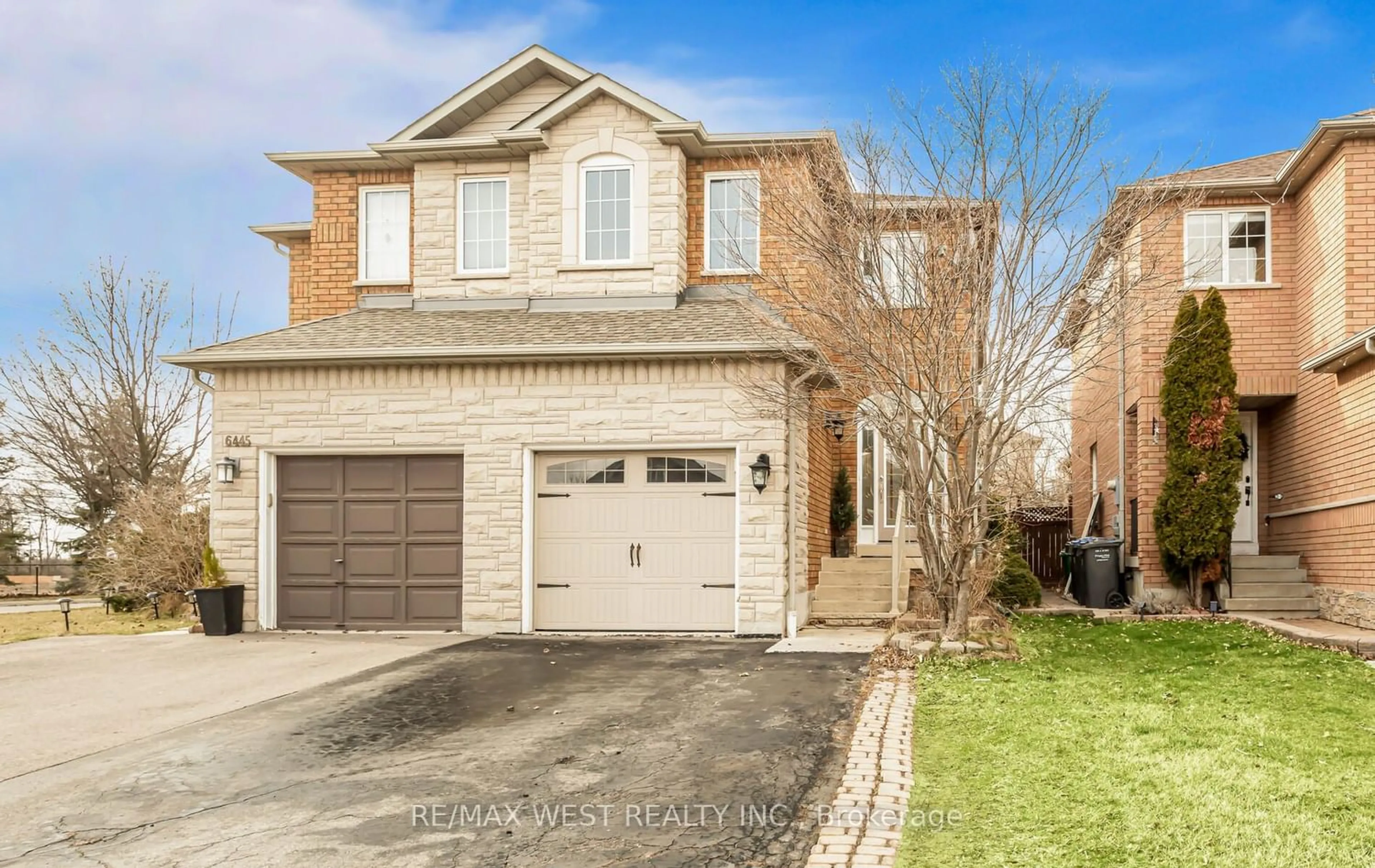 A pic from exterior of the house or condo for 6443 Saratoga Way, Mississauga Ontario L5N 7V7