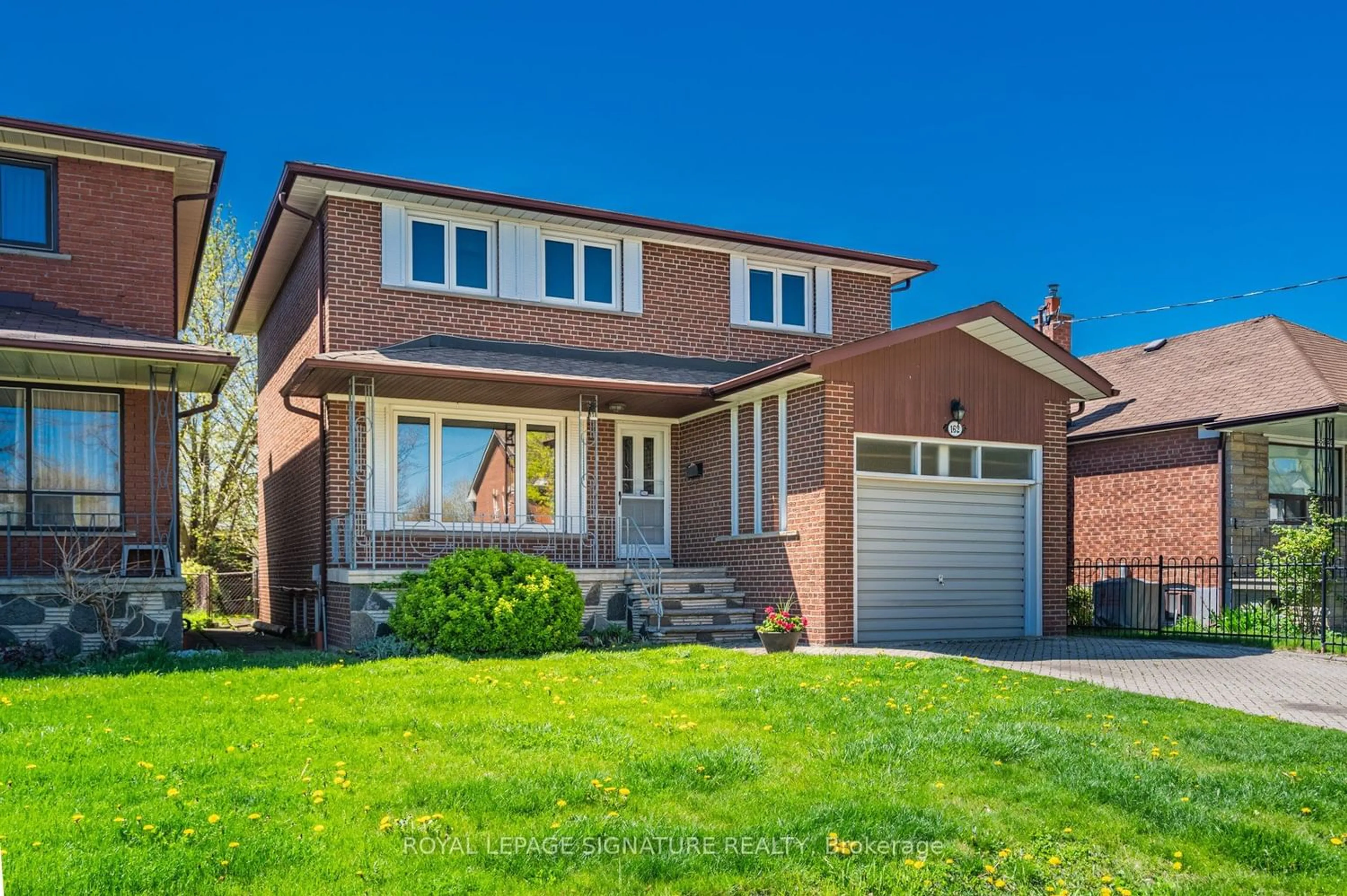 Home with brick exterior material for 162 Delta St, Toronto Ontario M8W 4E5