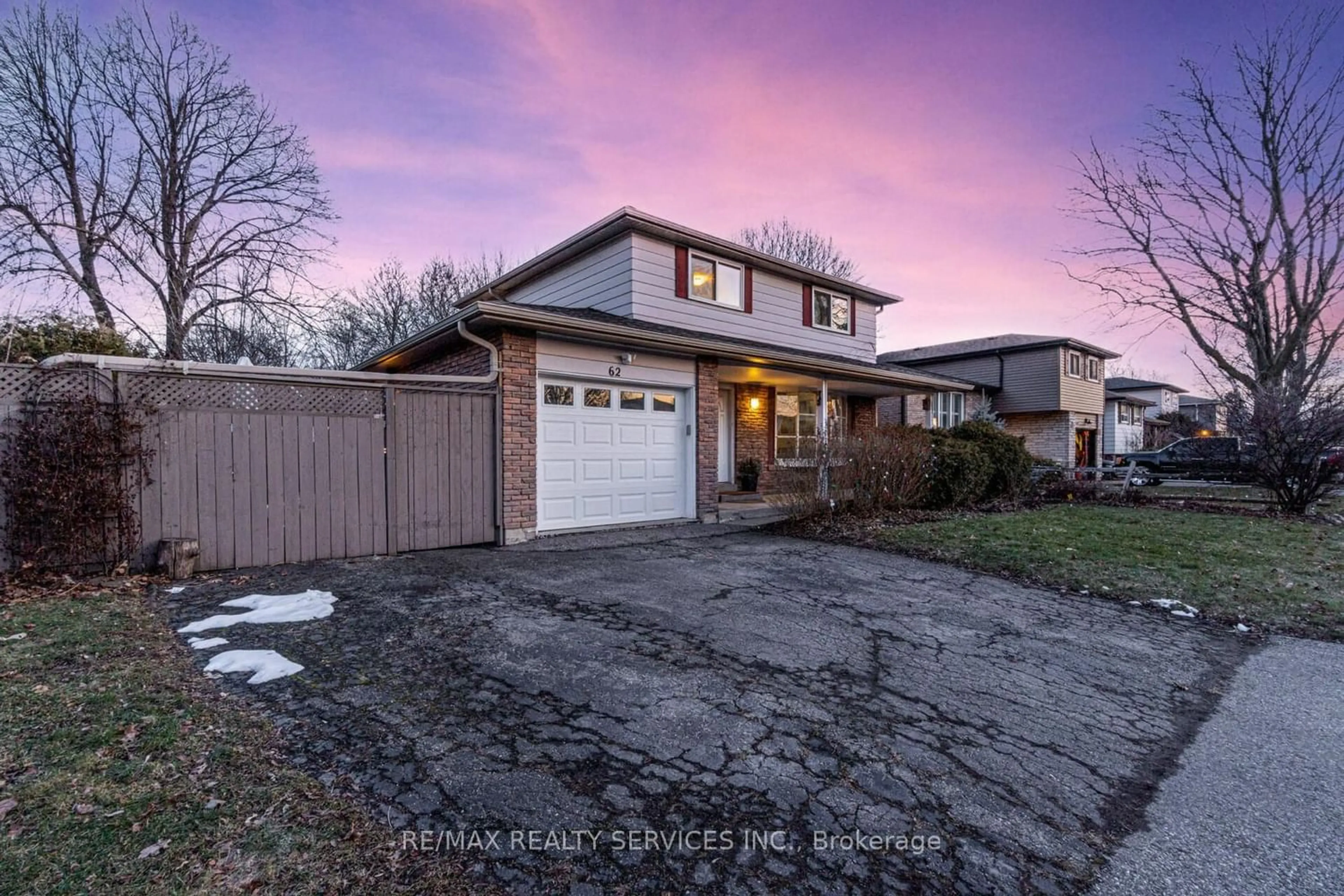 Frontside or backside of a home for 62 Ambleside Dr, Brampton Ontario L6Y 1B9