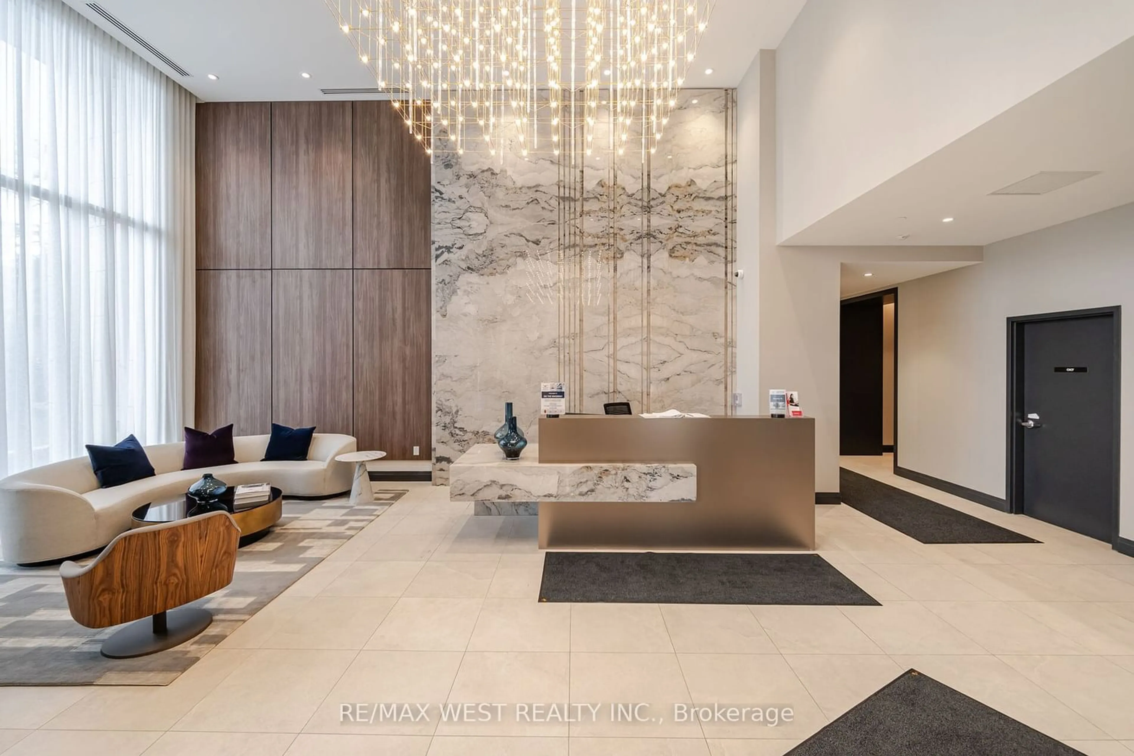 Indoor lobby for 293 The Kingsway #411, Toronto Ontario M9A 0E8