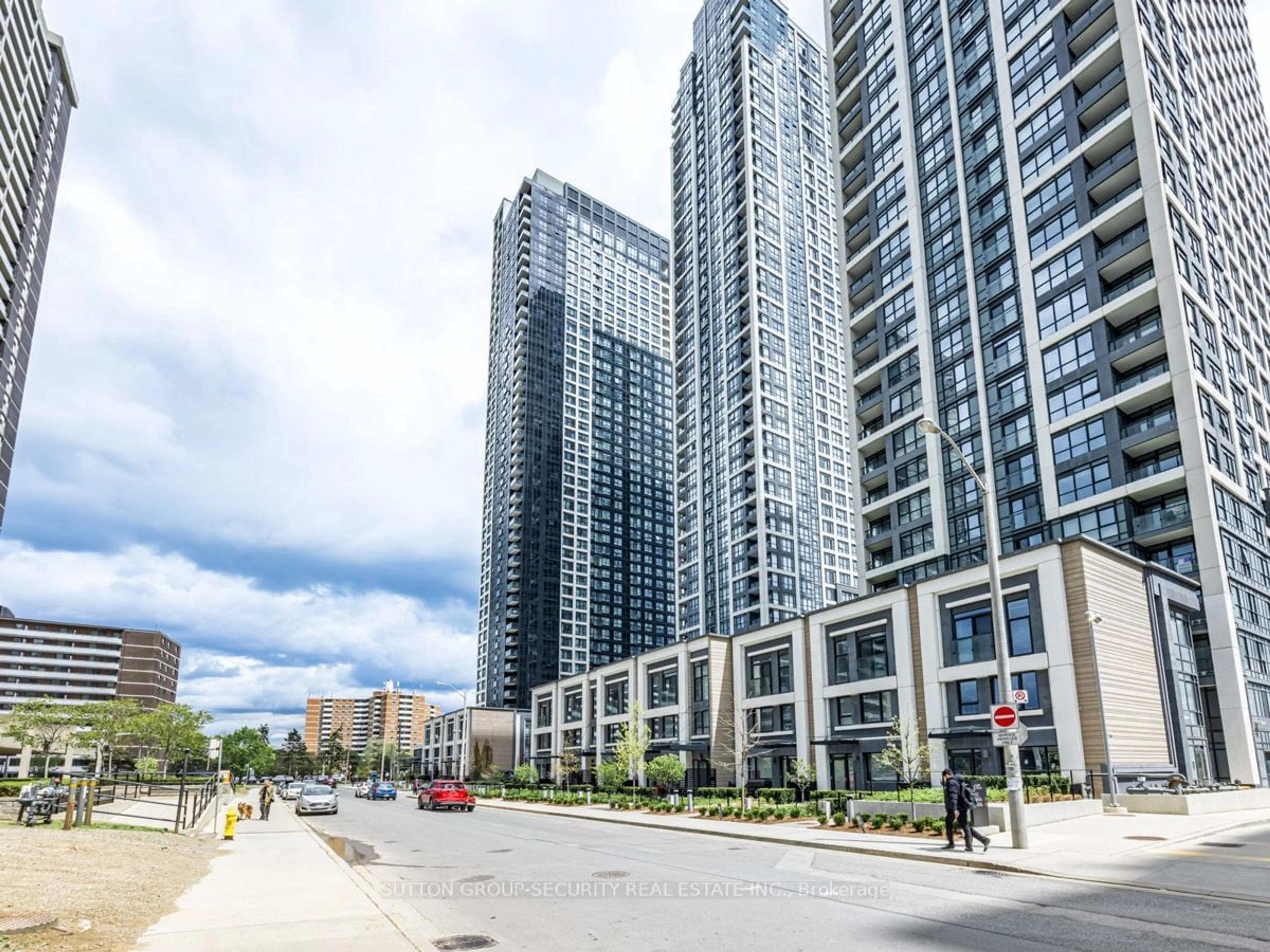 A pic from exterior of the house or condo for 5 Mabelle Ave #3336, Toronto Ontario M9A 0C8