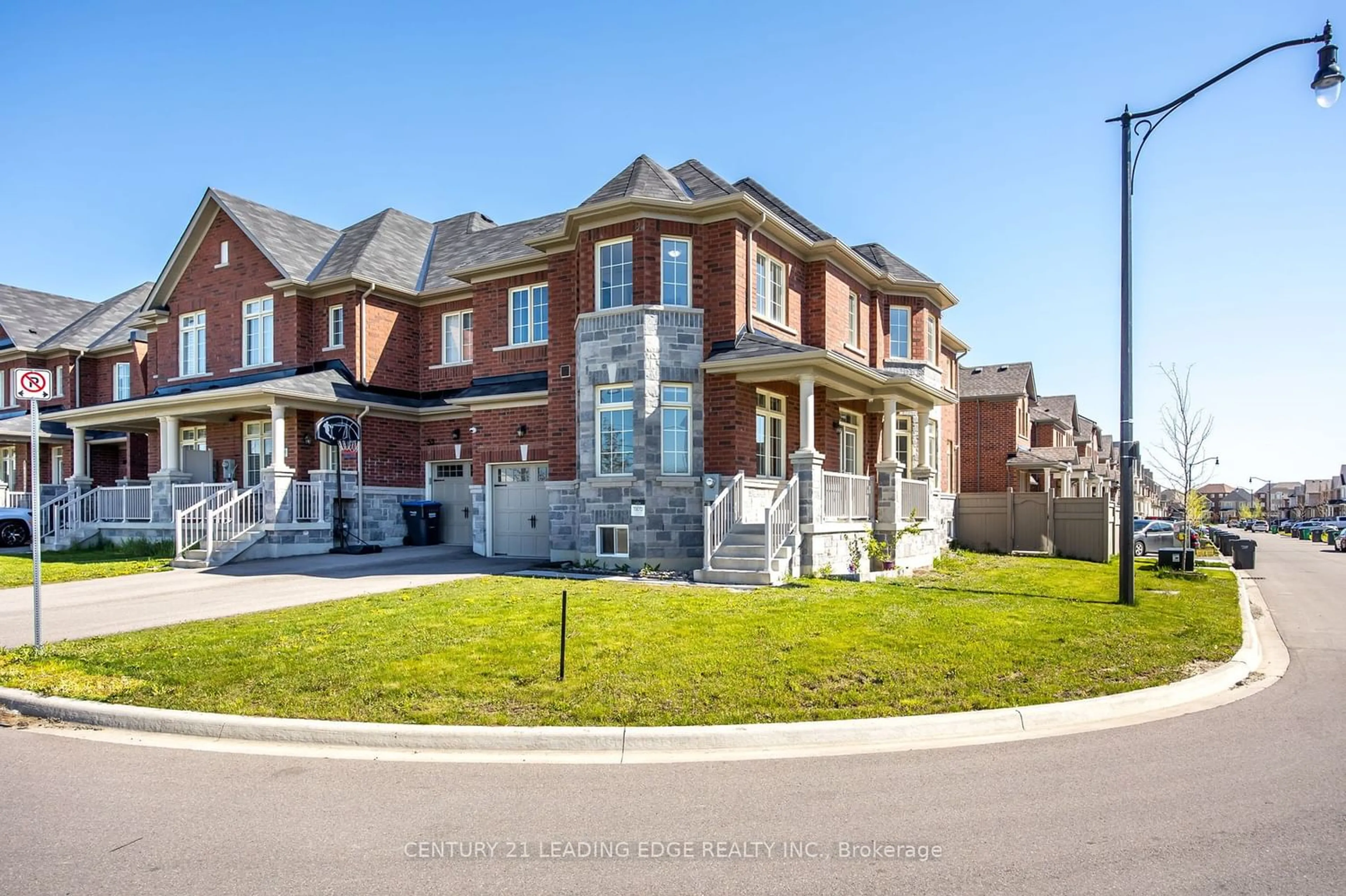 A pic from exterior of the house or condo for 55 Folgate Cres, Brampton Ontario L6R 4A7