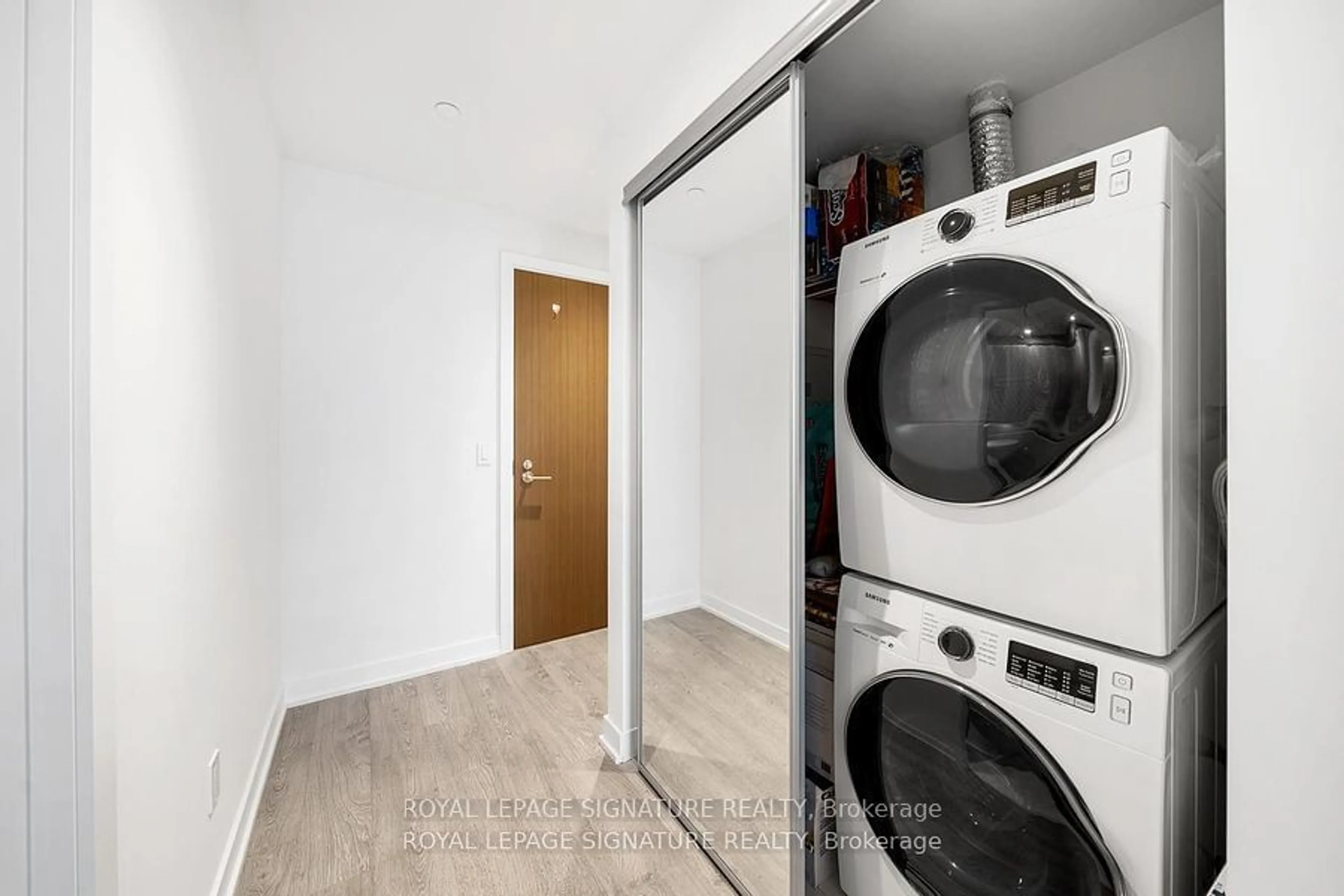 Laundry room for 1928 Lake Shore Blvd #2115, Toronto Ontario M6S 0B1