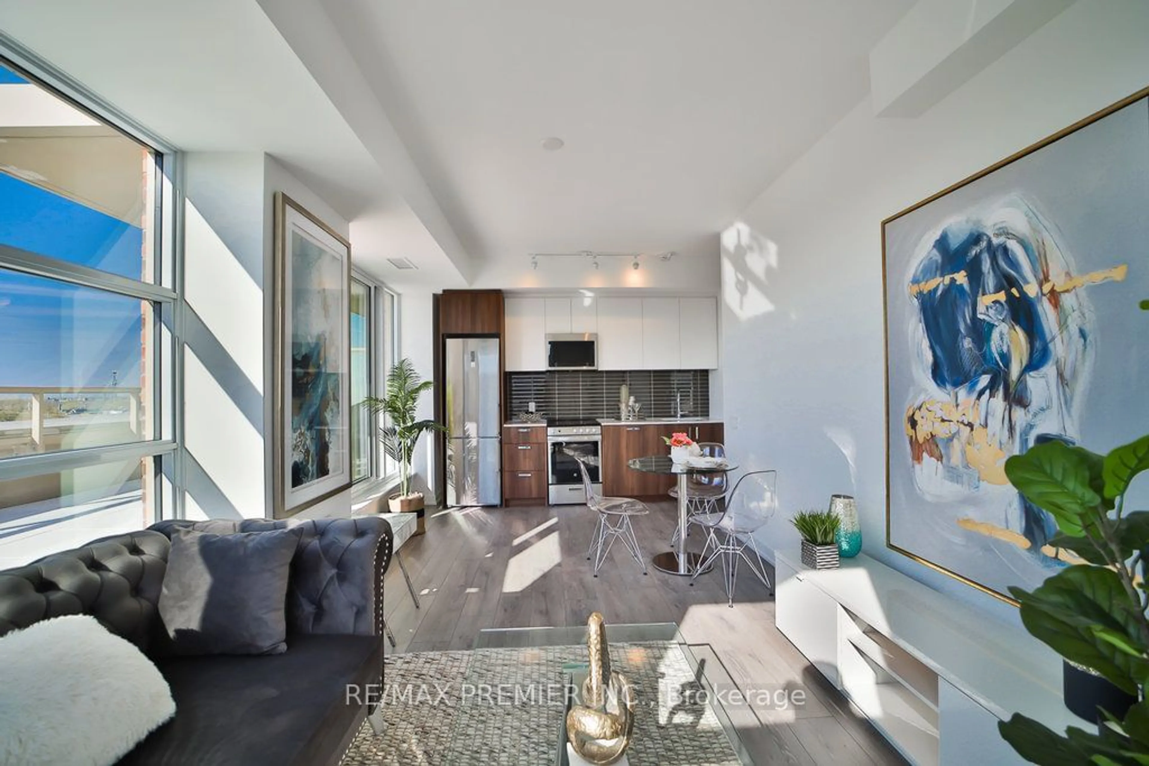 Living room for 1787 St. Clair Ave #623, Toronto Ontario M6N 1J6