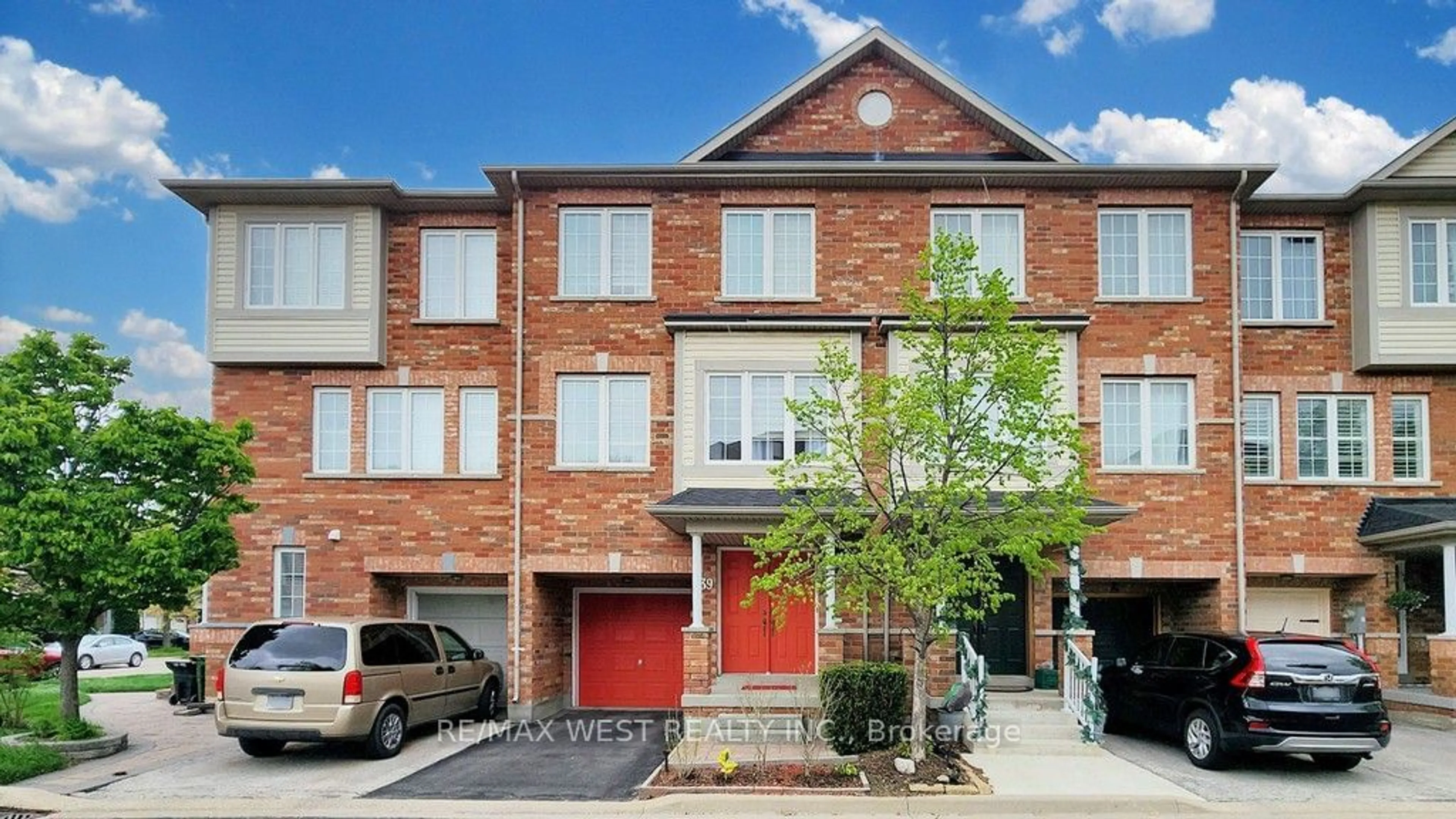 A pic from exterior of the house or condo for 39 Frost King Lane, Toronto Ontario M9W 0A5