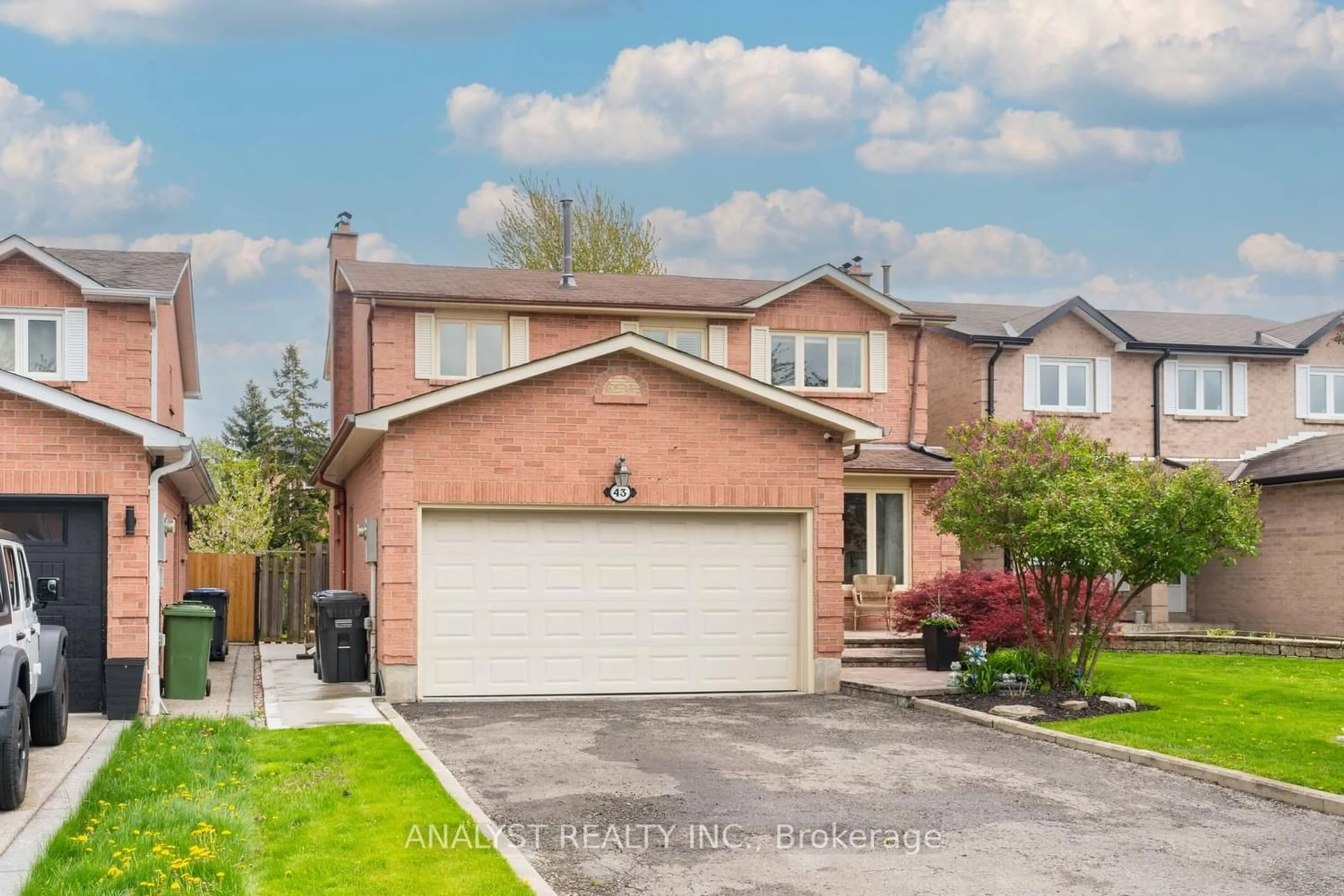 Frontside or backside of a home for 43 Fountainbridge Dr, Caledon Ontario L7E 1N5
