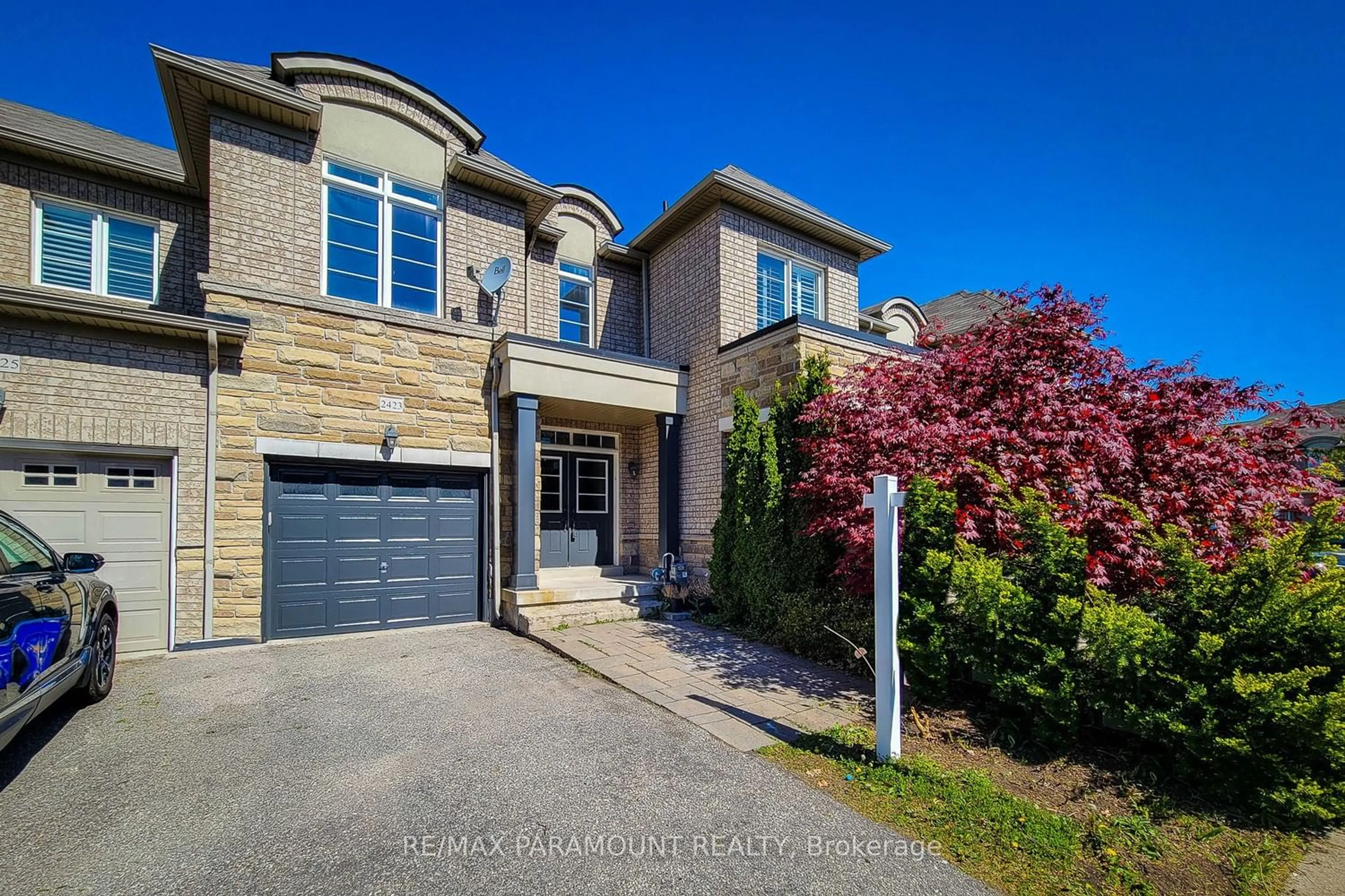 Home with brick exterior material for 2423 Montagne Ave, Oakville Ontario L6M 0J4