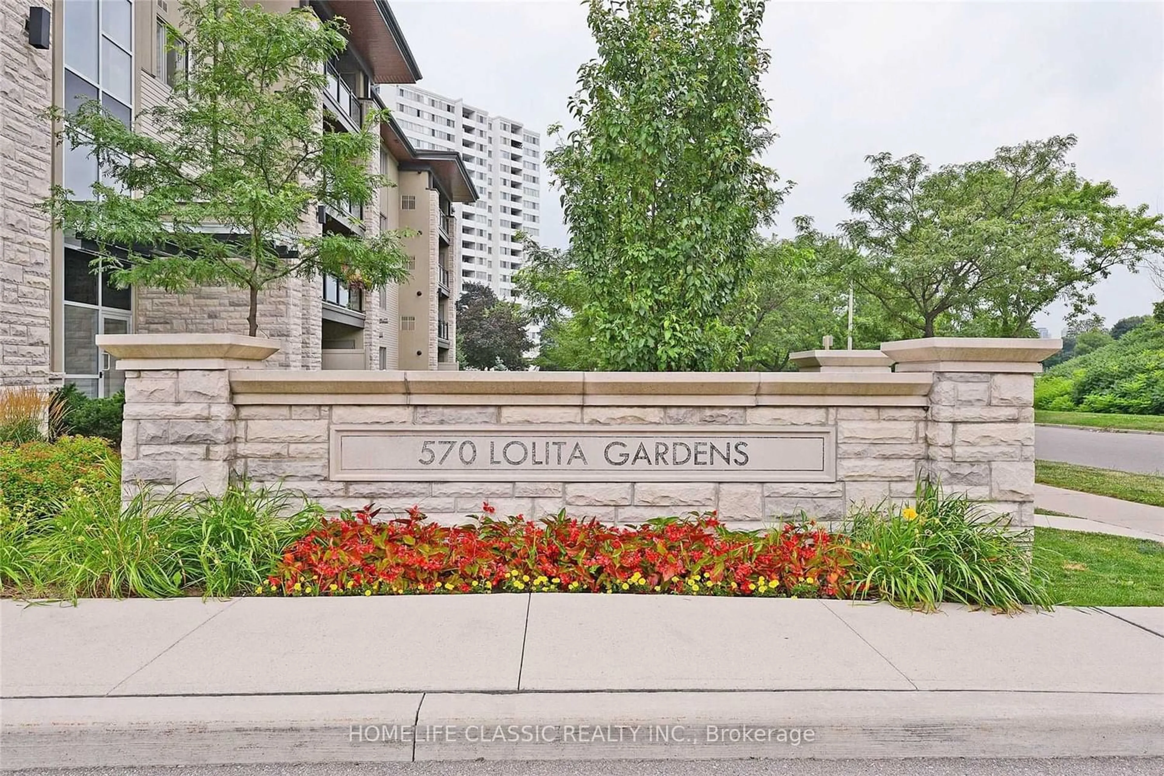 A pic from exterior of the house or condo for 570 Lolita Gdns #203, Mississauga Ontario L5A 0A1