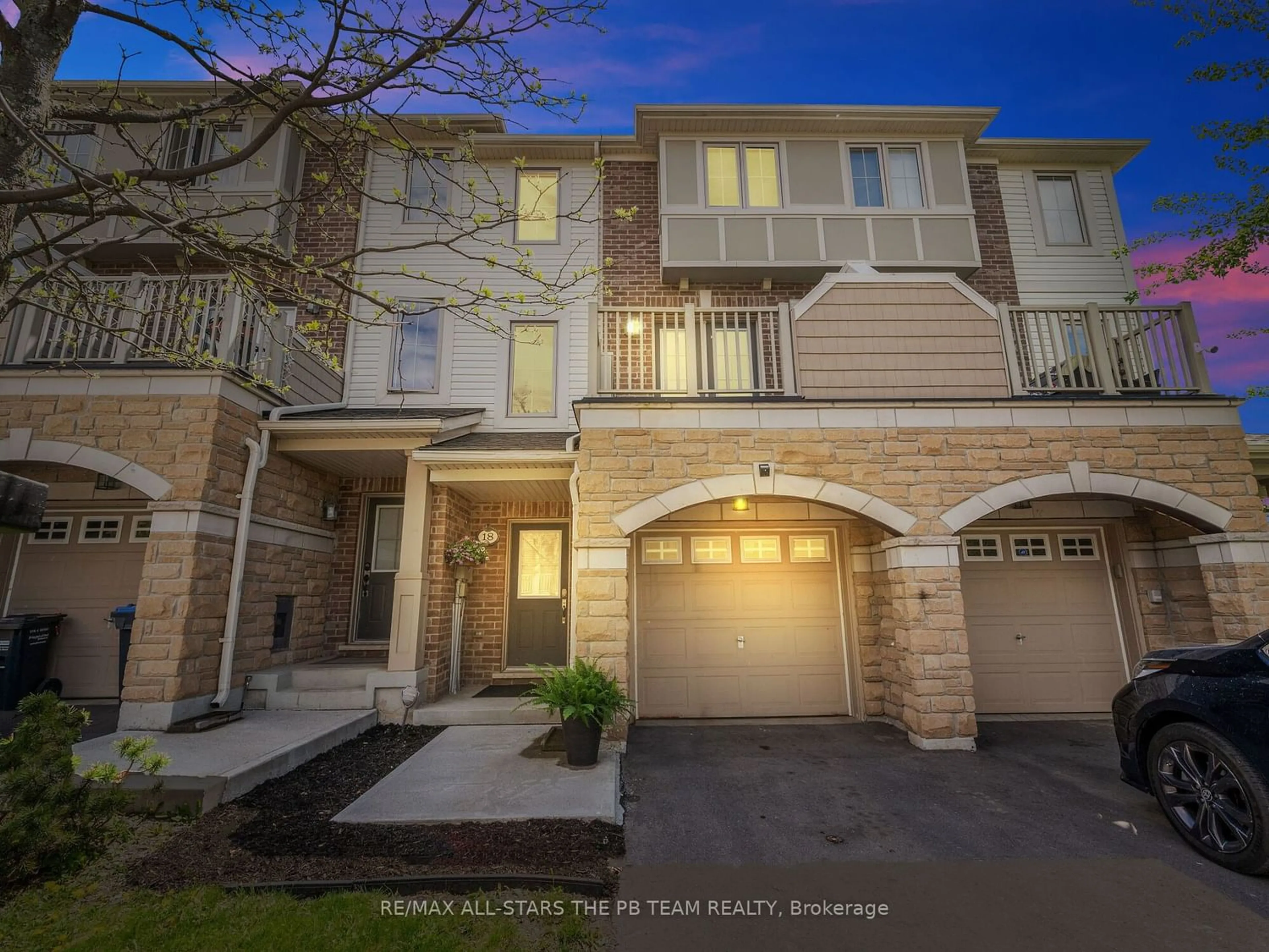 A pic from exterior of the house or condo for 18 Soccavo Cres, Brampton Ontario L6Y 0W3