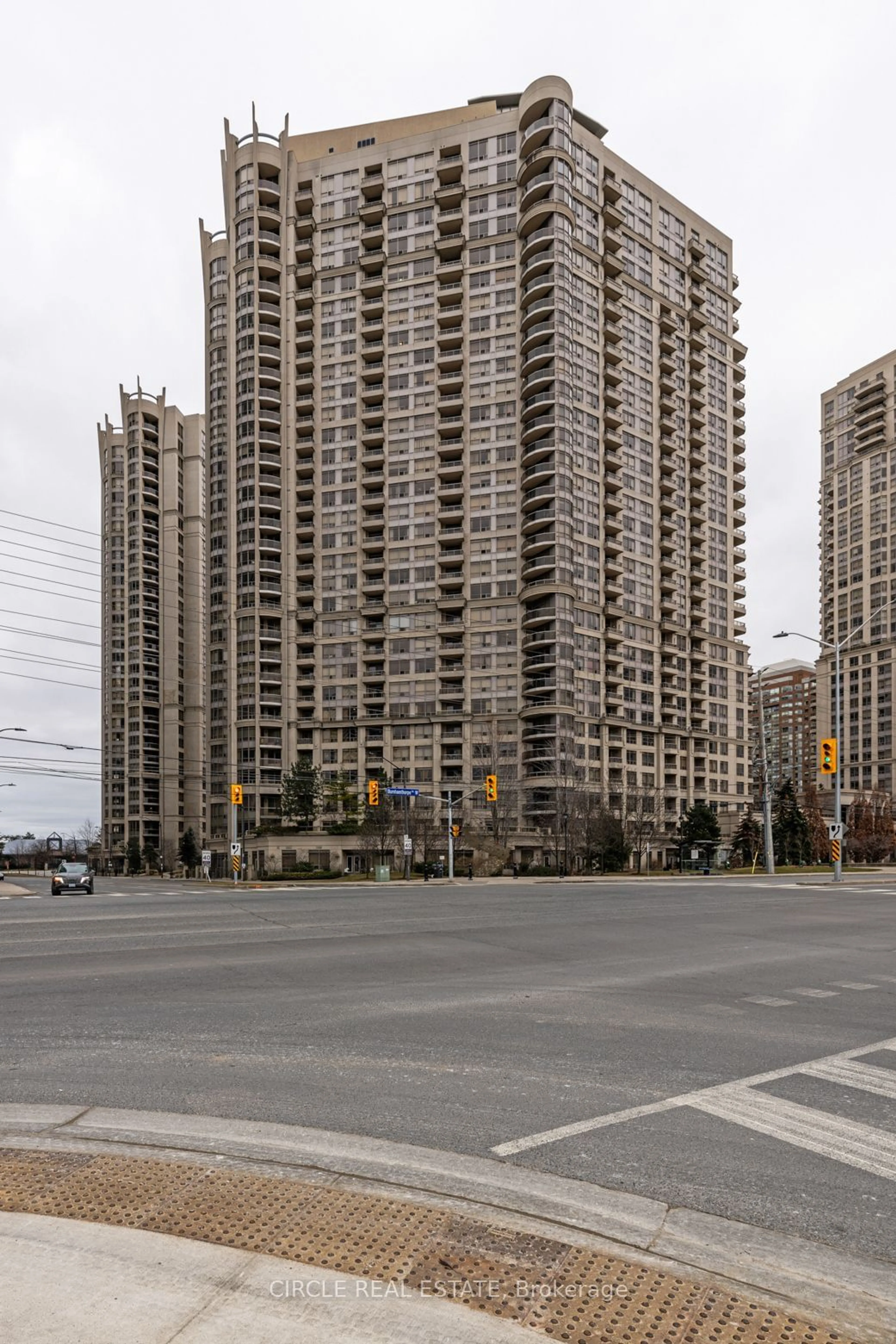 A pic from exterior of the house or condo for 3888 Duke Of York Blvd #525, Mississauga Ontario L5B 4P5