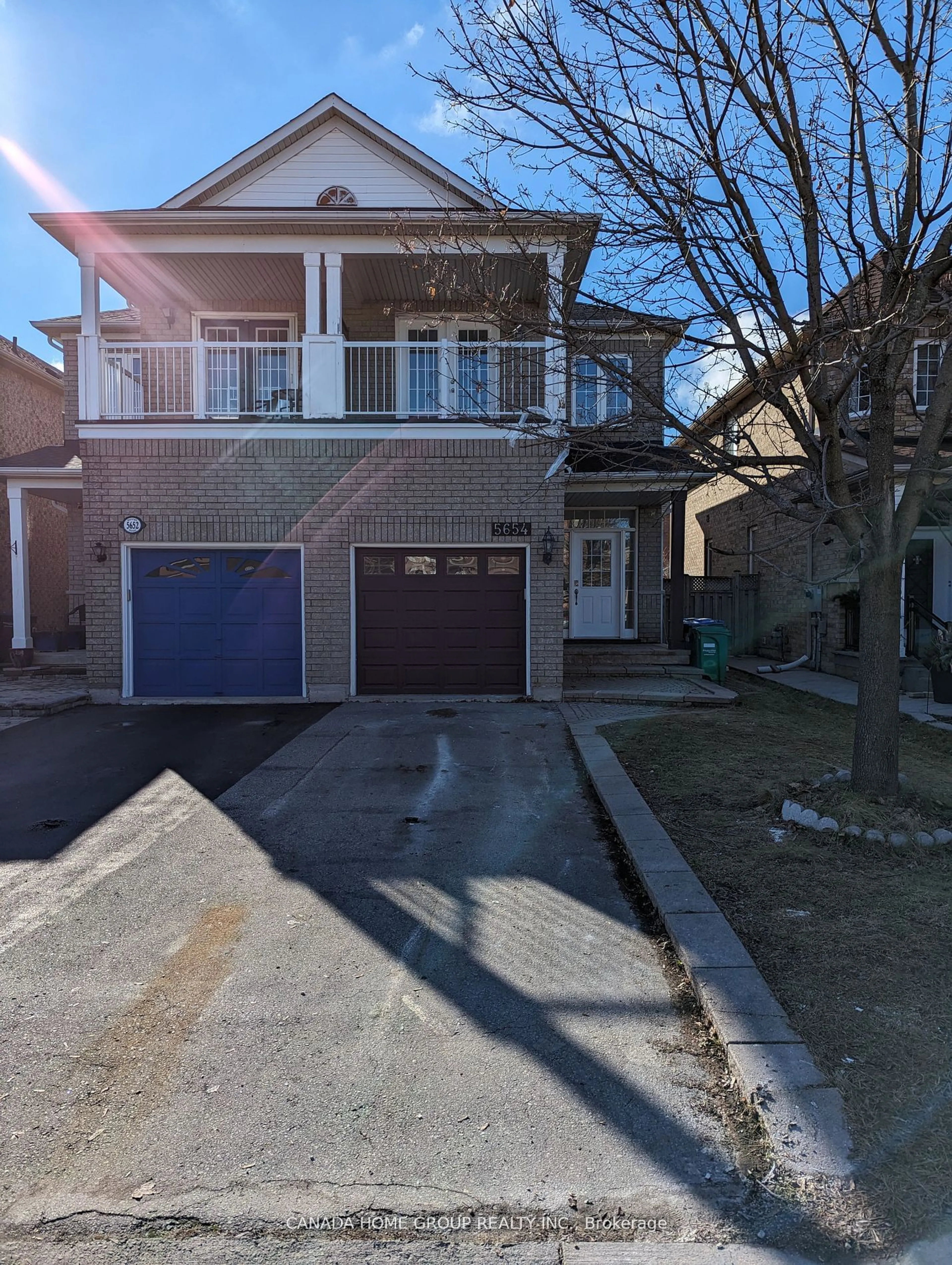 A pic from exterior of the house or condo for 5654 Raleigh St, Mississauga Ontario L5M 7E4