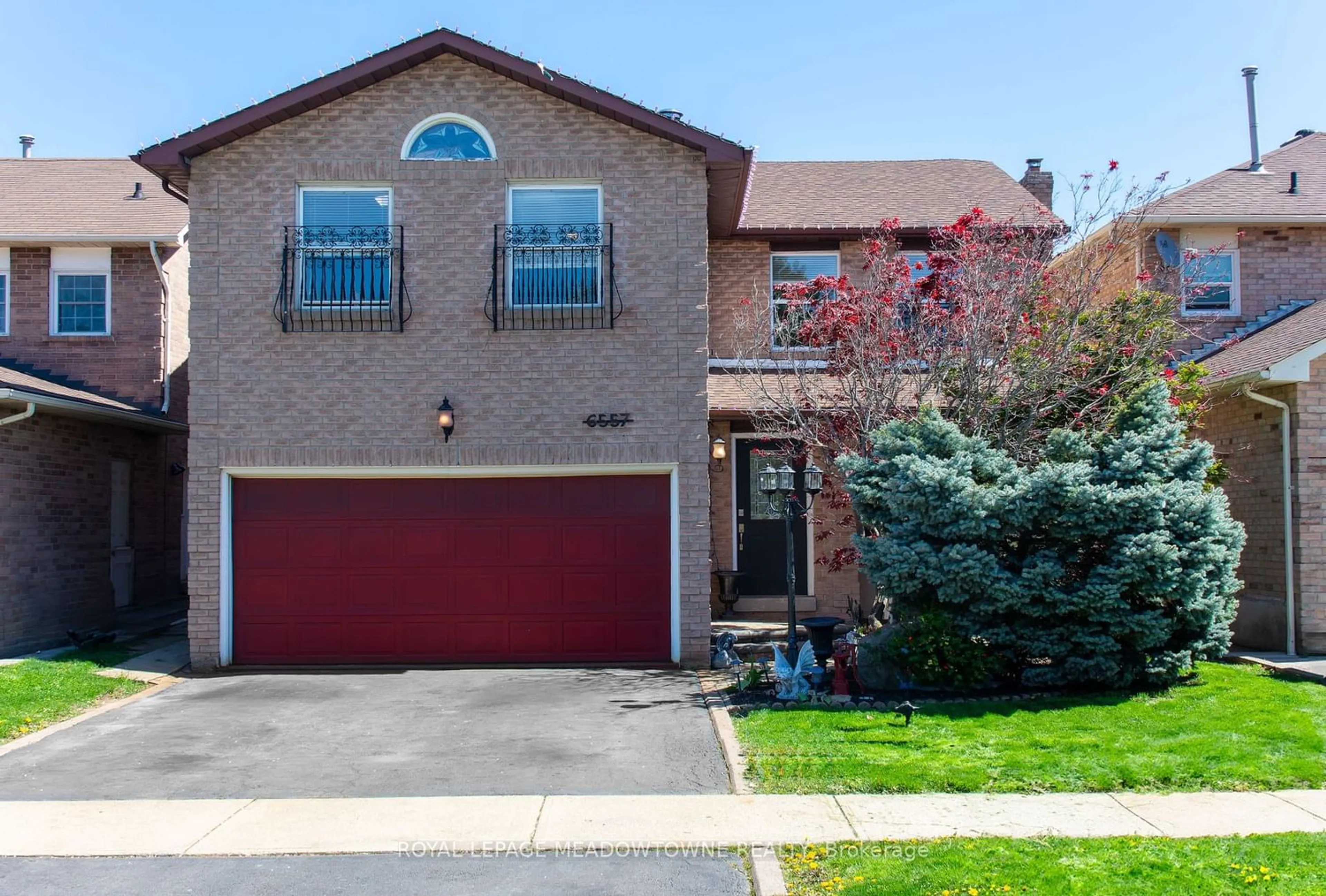 Frontside or backside of a home for 6557 Eastridge Rd, Mississauga Ontario L5N 4L3