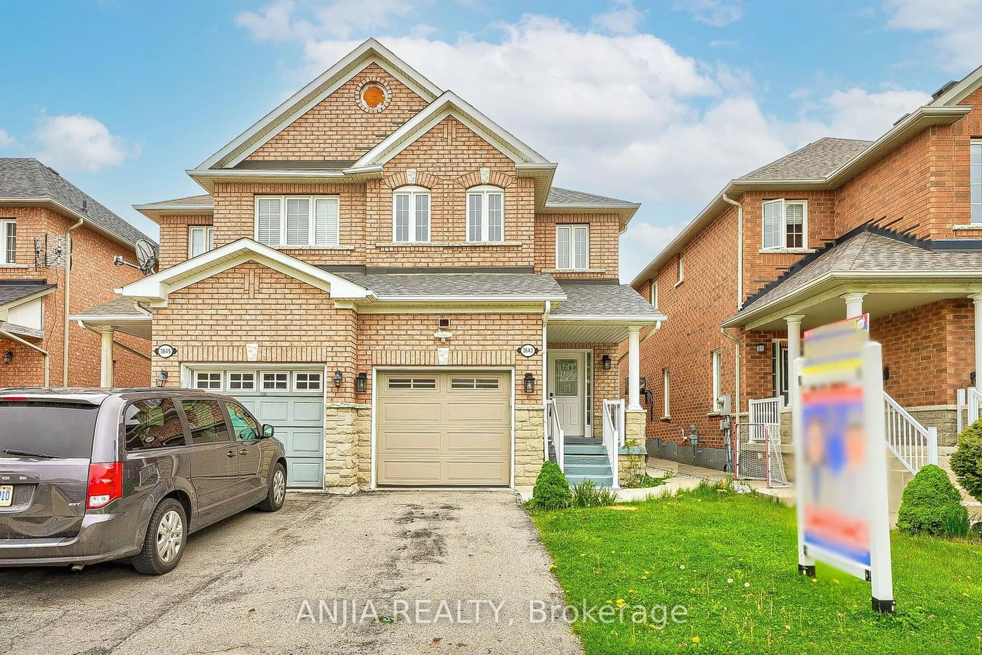 Home with brick exterior material for 3643 Bala Dr, Mississauga Ontario L5M 7N1