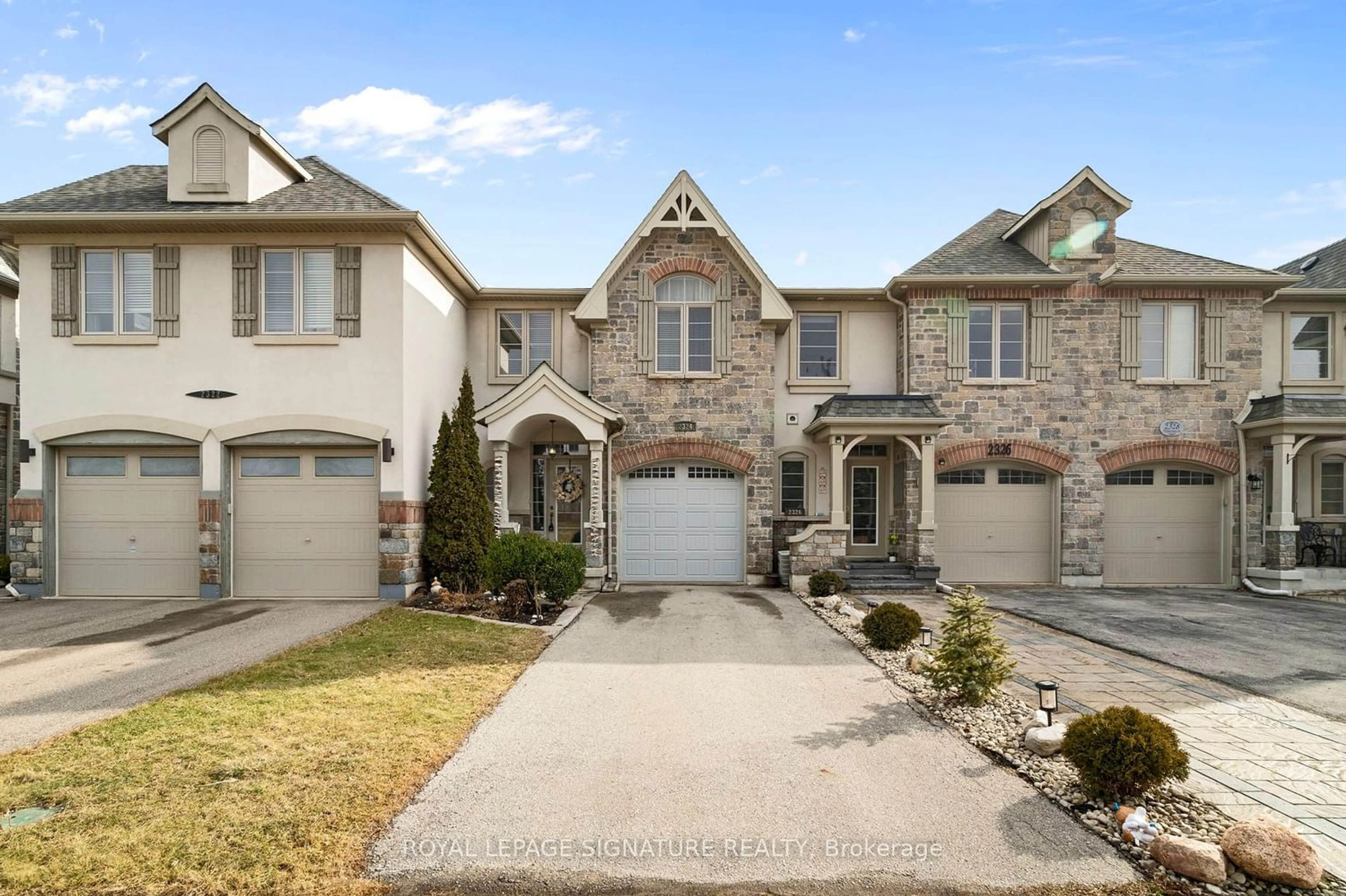 A pic from exterior of the house or condo for 2324 Whistling Springs Cres, Oakville Ontario L6M 0C3