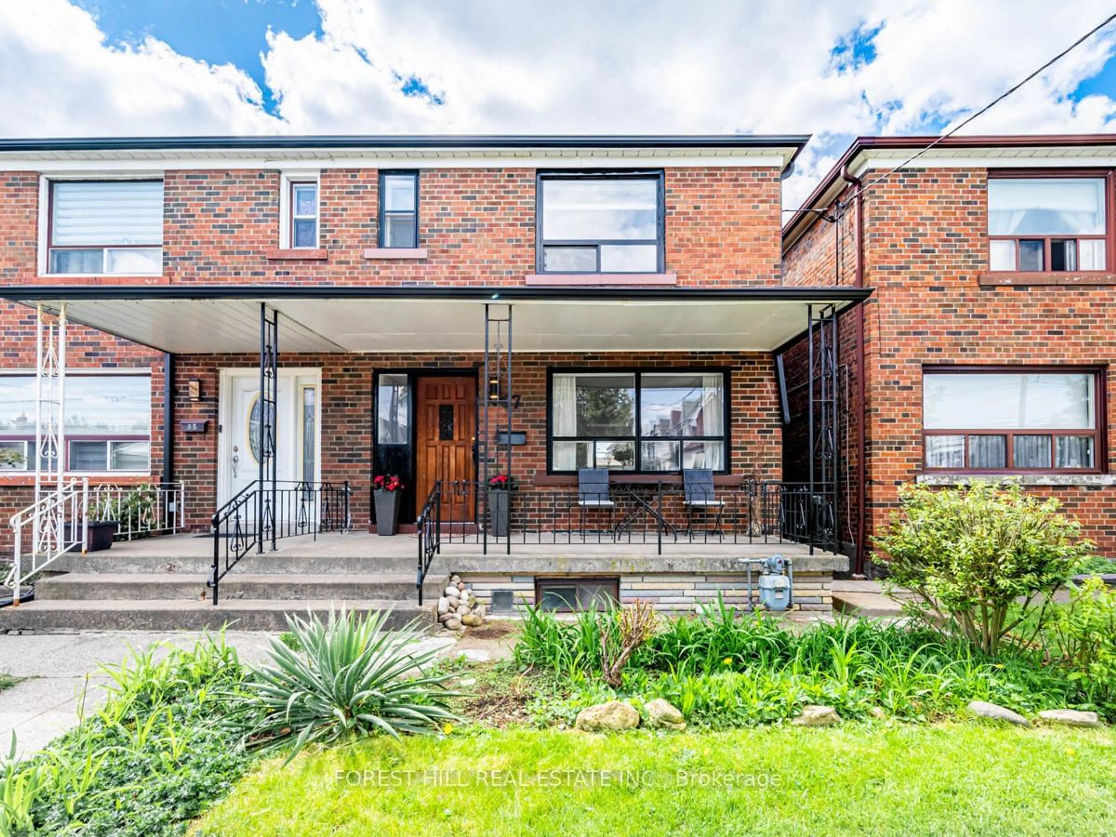 Home with brick exterior material for 87 Henrietta St, Toronto Ontario M6N 1S5