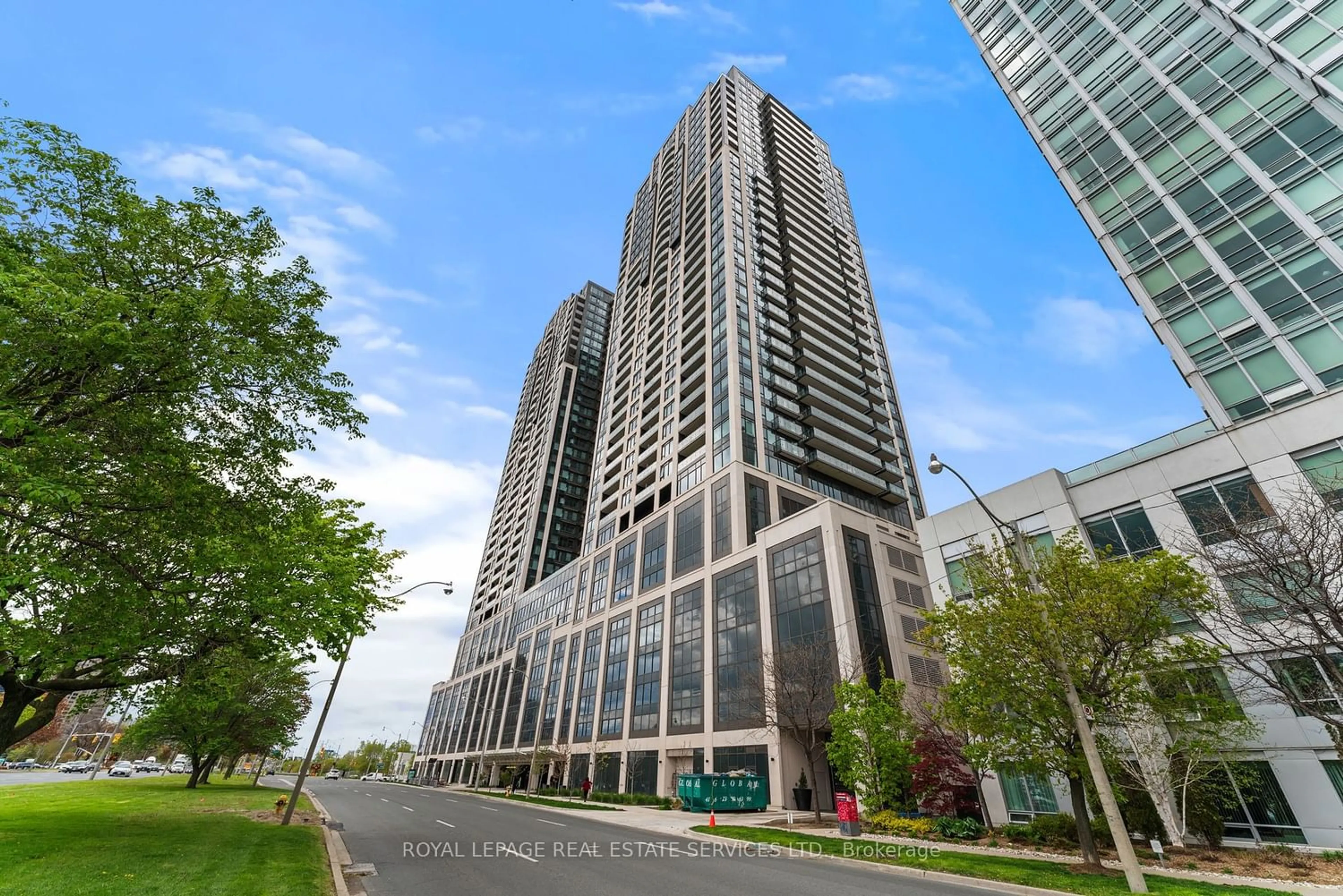 A pic from exterior of the house or condo for 1926 Lake Shore Blvd #1606, Toronto Ontario M6S 1A1