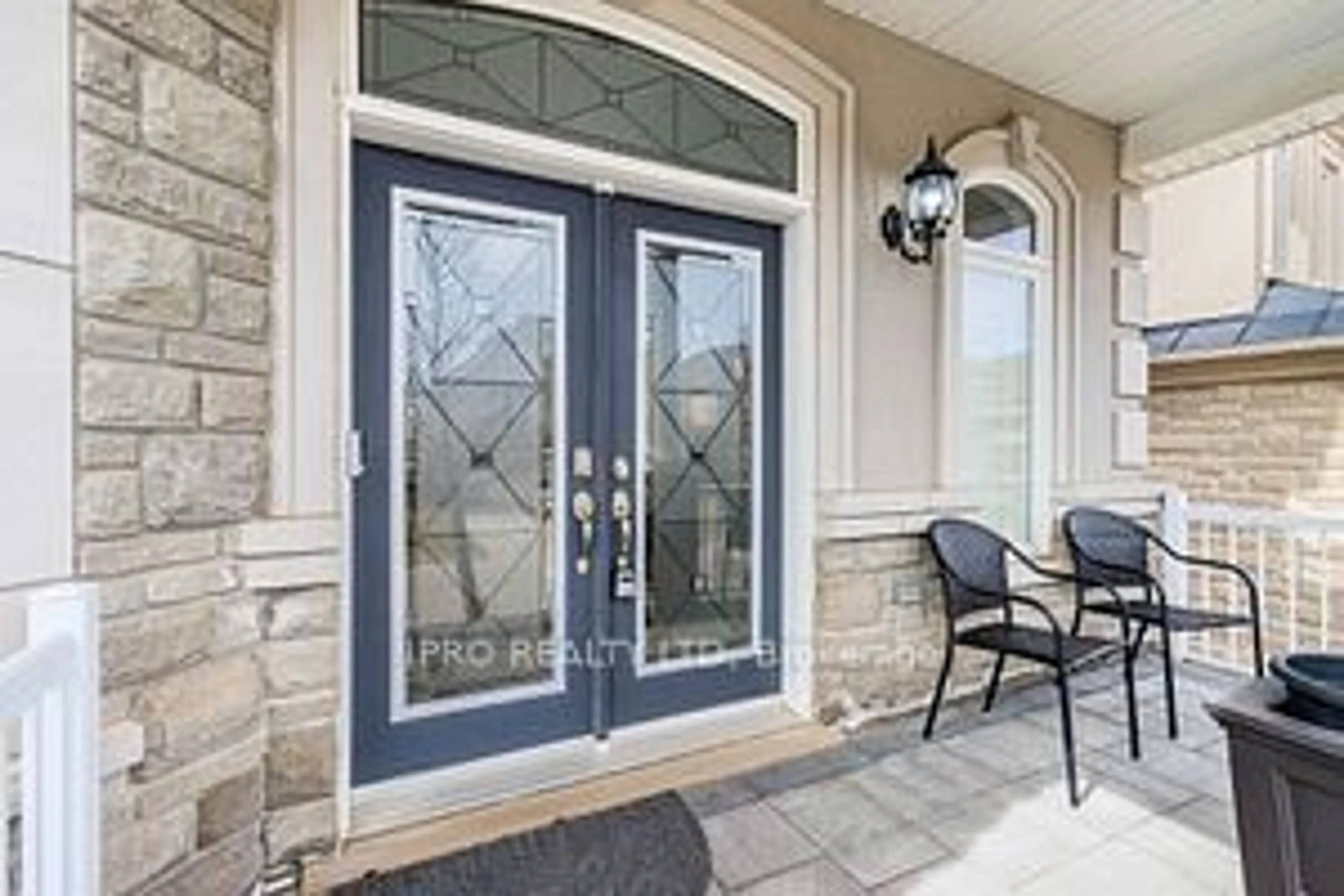 Indoor entryway for 36 Cachet Crt, Brampton Ontario L6X 0X2