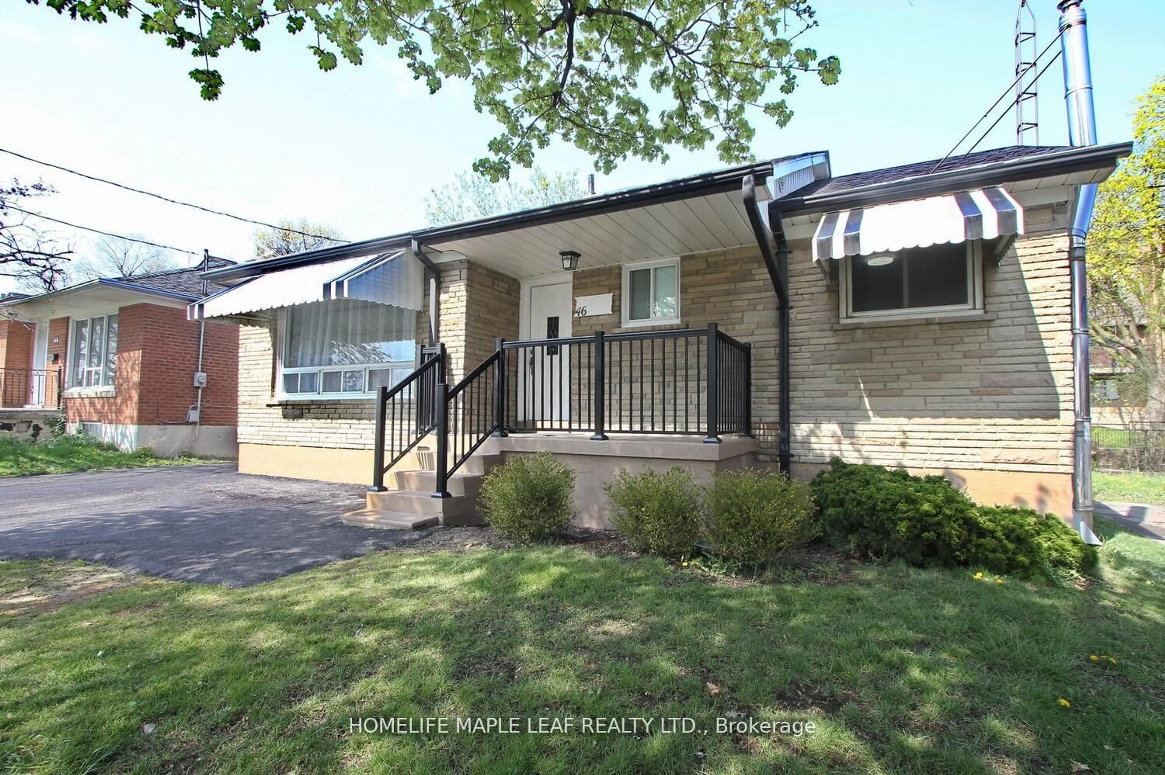 Frontside or backside of a home for 46 Trueman St, Brampton Ontario L6W 3B4
