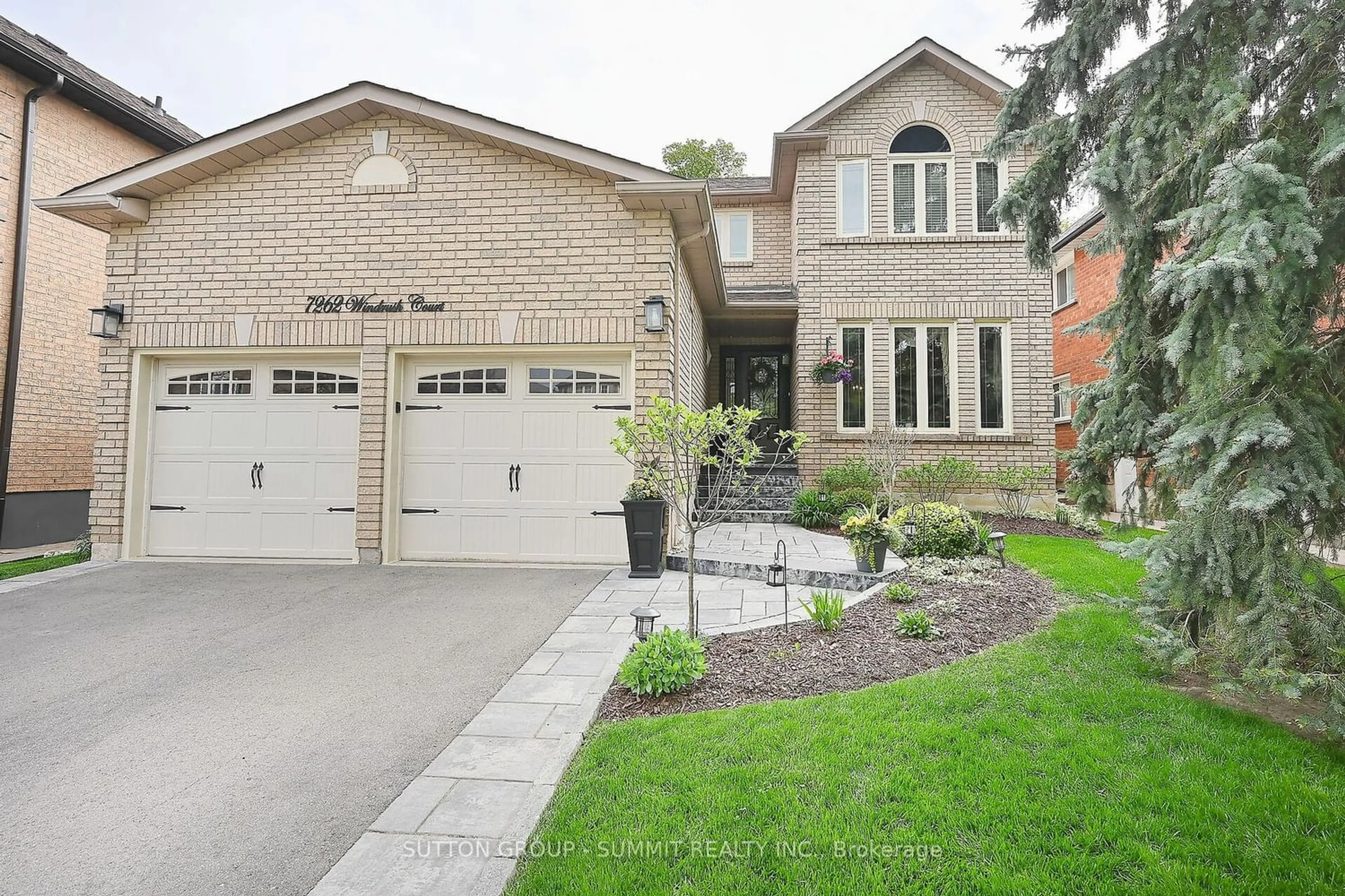 Home with brick exterior material for 7262 Windrush Crt, Mississauga Ontario L5N 6K2