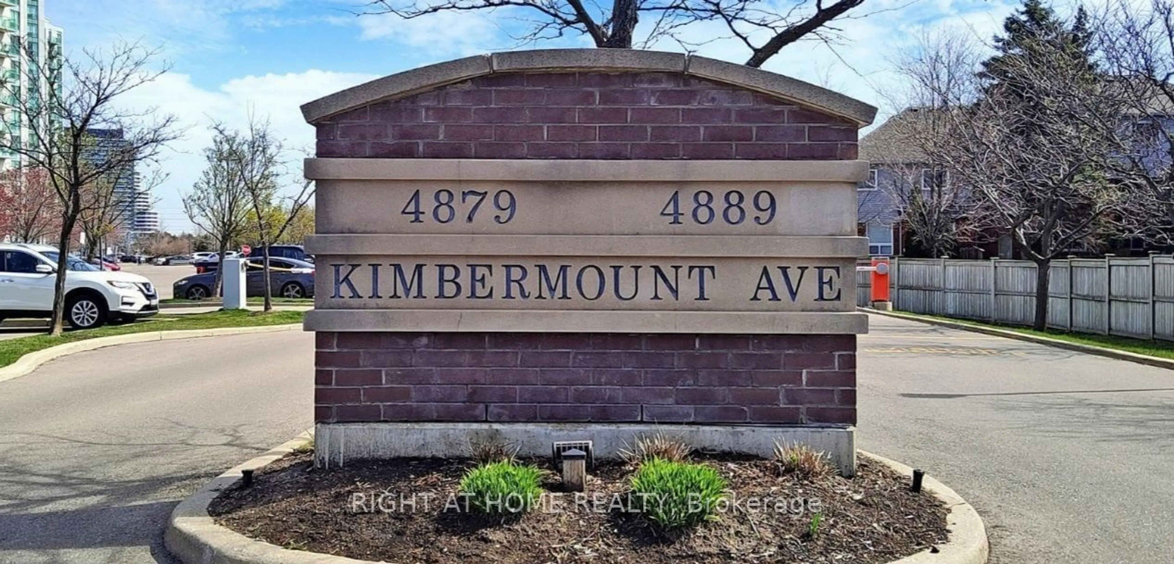 A pic from exterior of the house or condo for 4879 Kimbermount Ave #206, Mississauga Ontario L5M 7R8