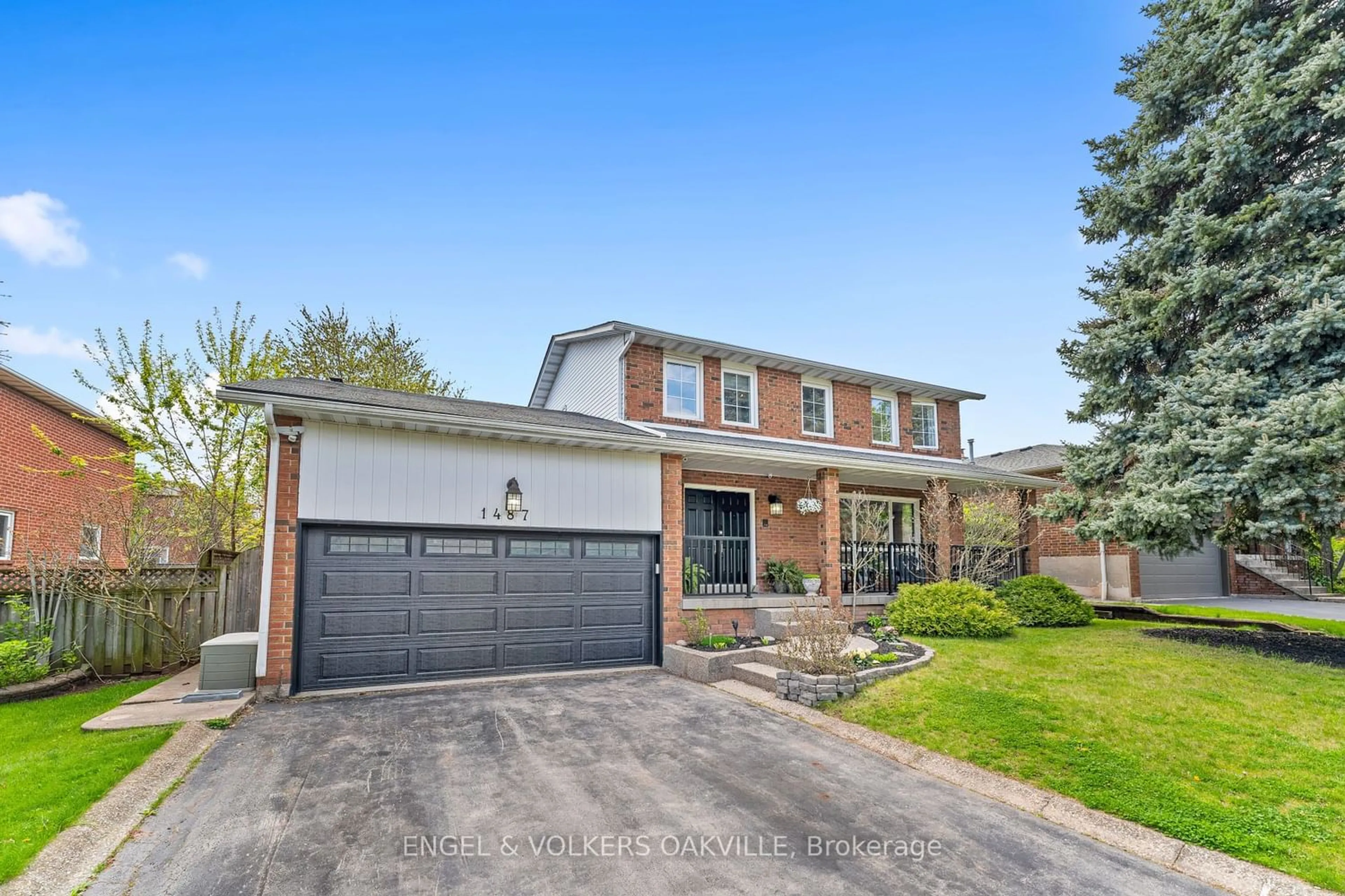 Home with brick exterior material for 1487 Grand Blvd, Oakville Ontario L6H 3E4