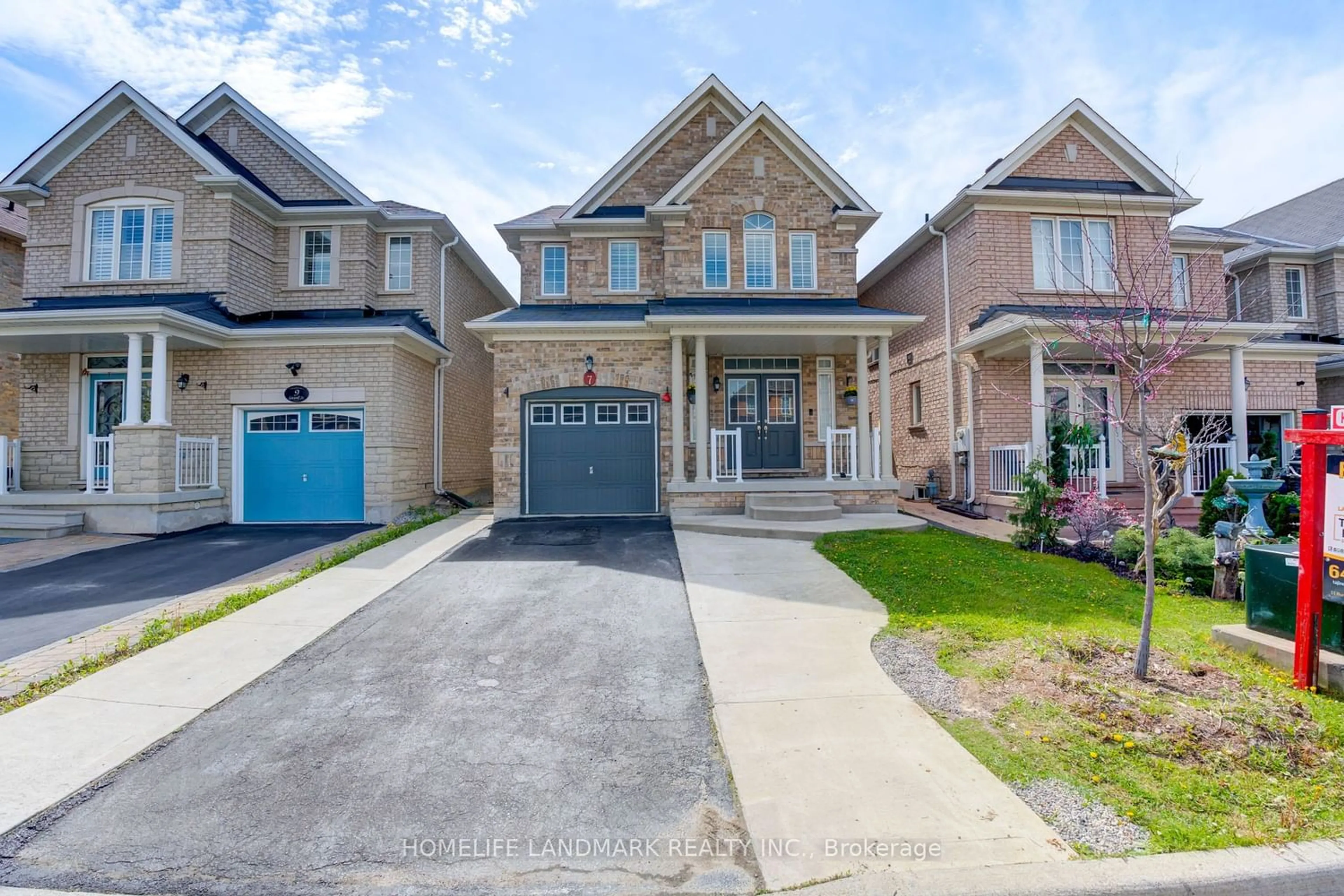 Frontside or backside of a home for 7 Goswell St, Brampton Ontario L6P 3G8