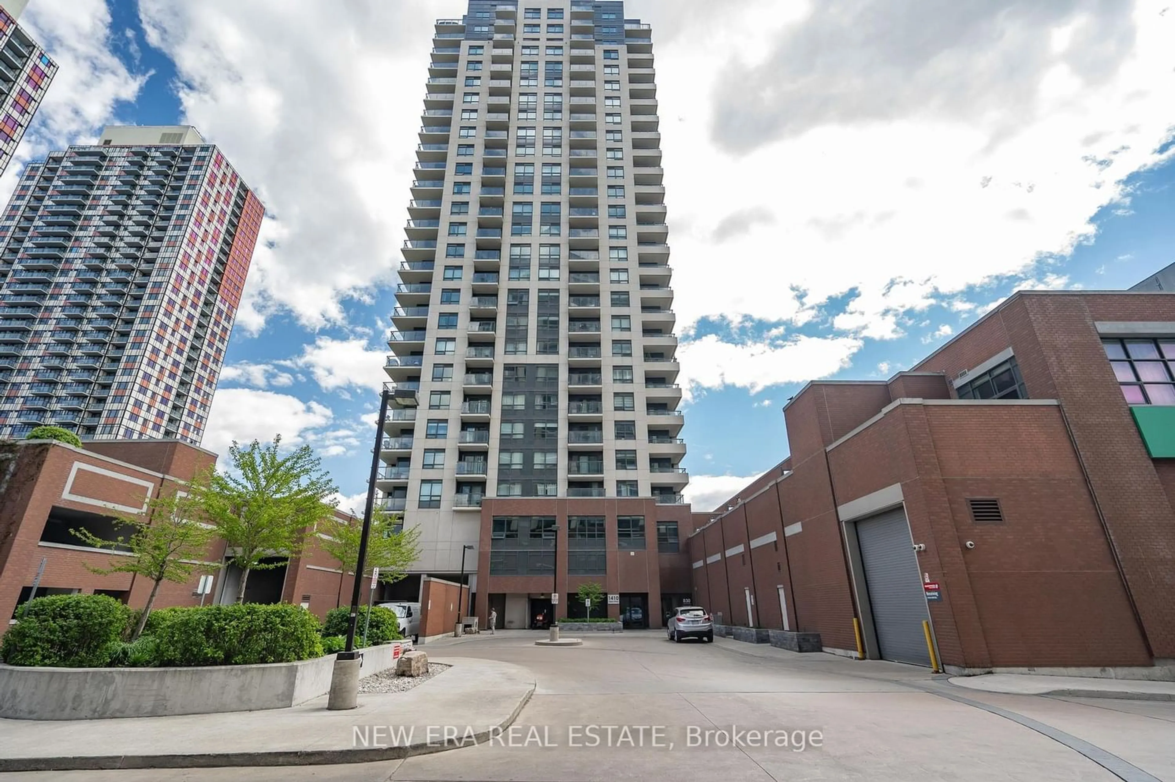 A pic from exterior of the house or condo for 1410 Dupont St #1008, Toronto Ontario M6H 0B6