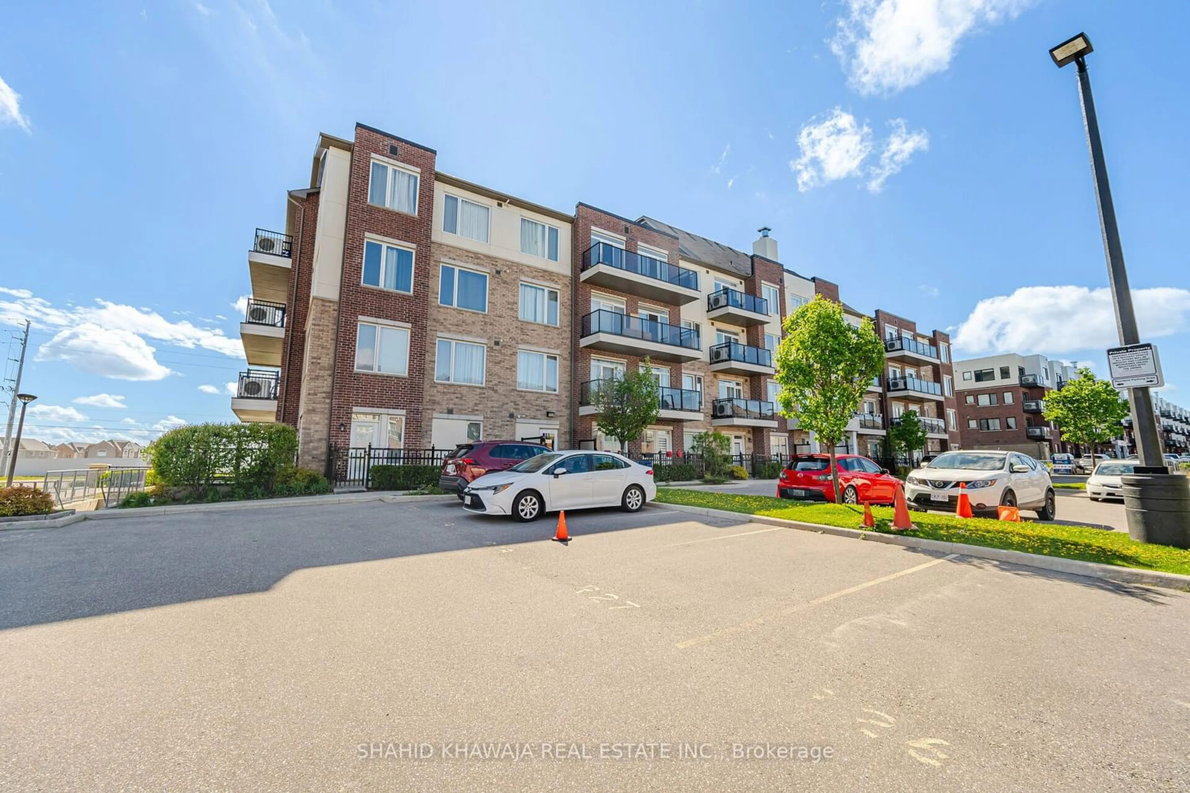 A pic from exterior of the house or condo for 54 Sky Harbour Dr #112, Brampton Ontario L7A 0A1