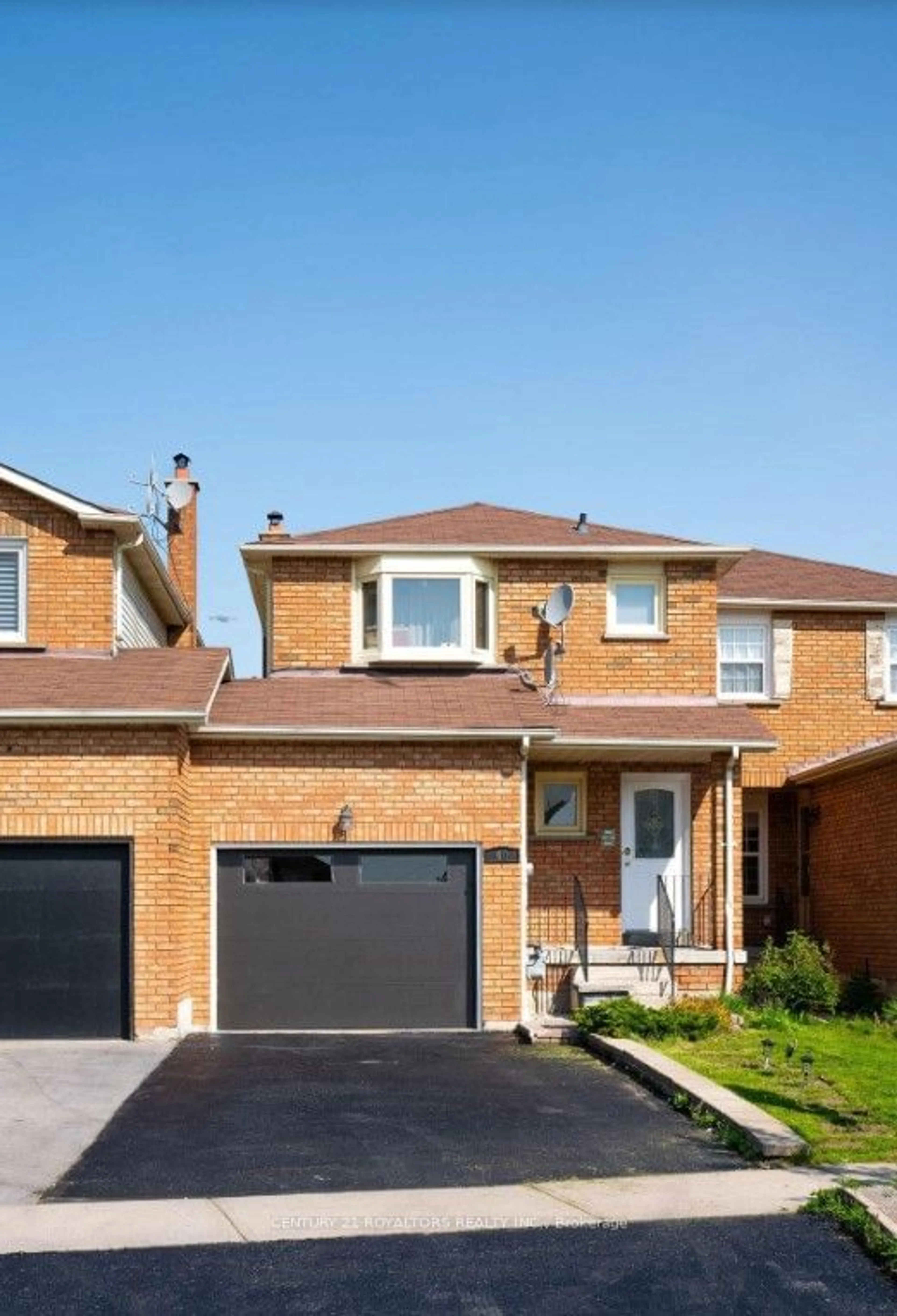 Home with brick exterior material for 60 Dutch Cres, Brampton Ontario L6Y 3W6