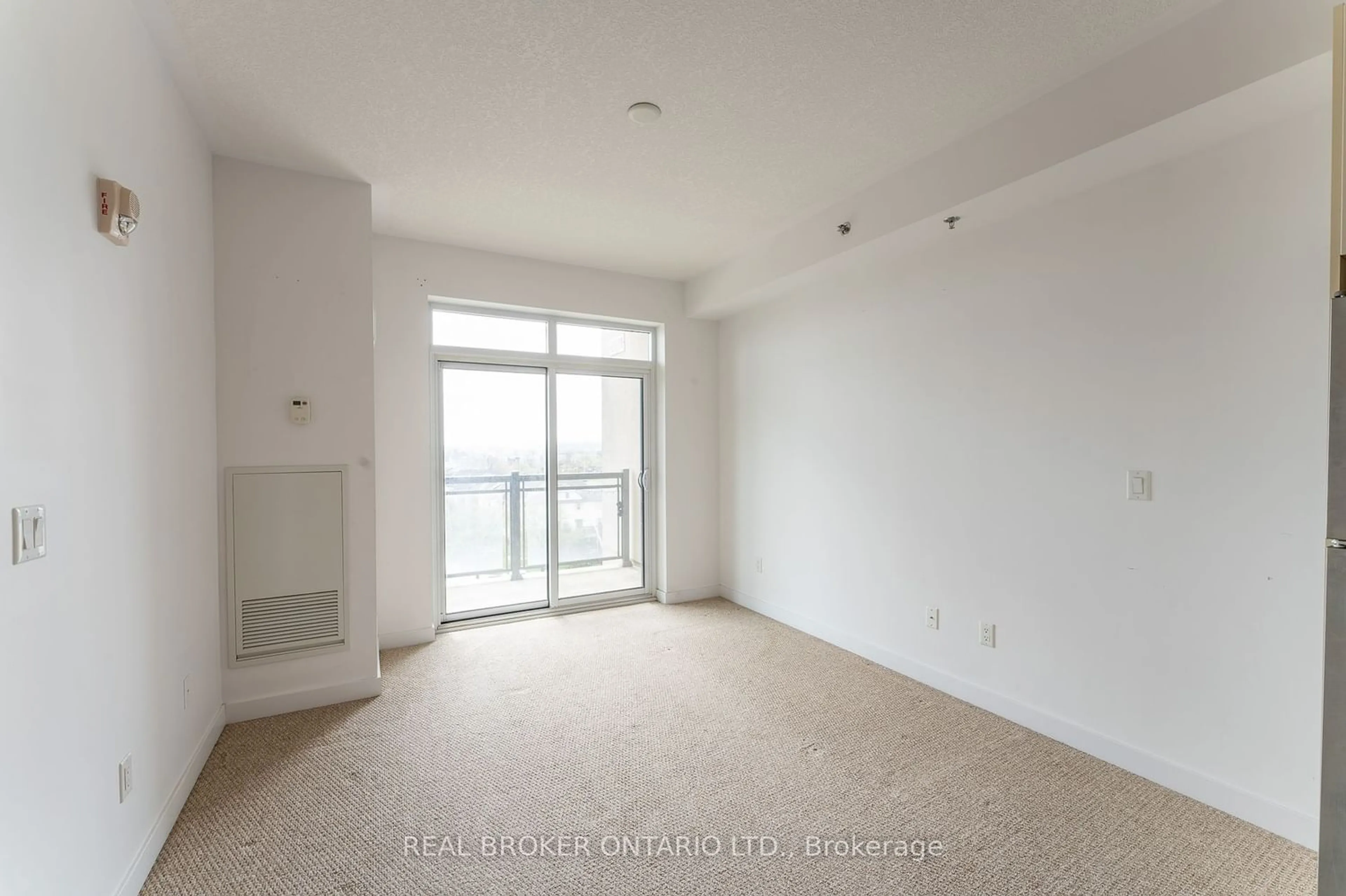 A pic of a room for 2490 Old Bronte Rd #521, Oakville Ontario L6M 0Y5
