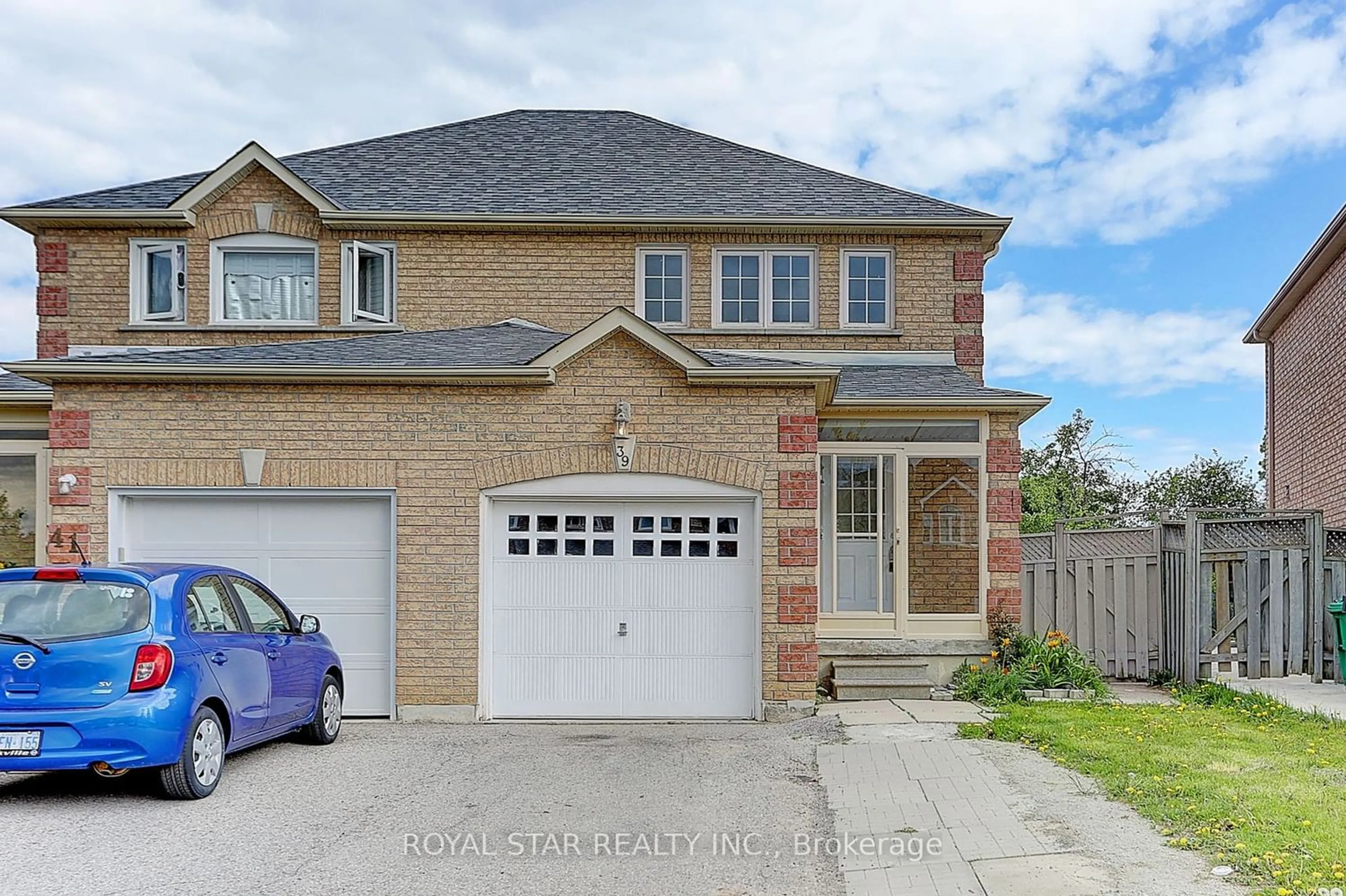 A pic from exterior of the house or condo for 39 Caruso Dr, Brampton Ontario L6Y 5B2