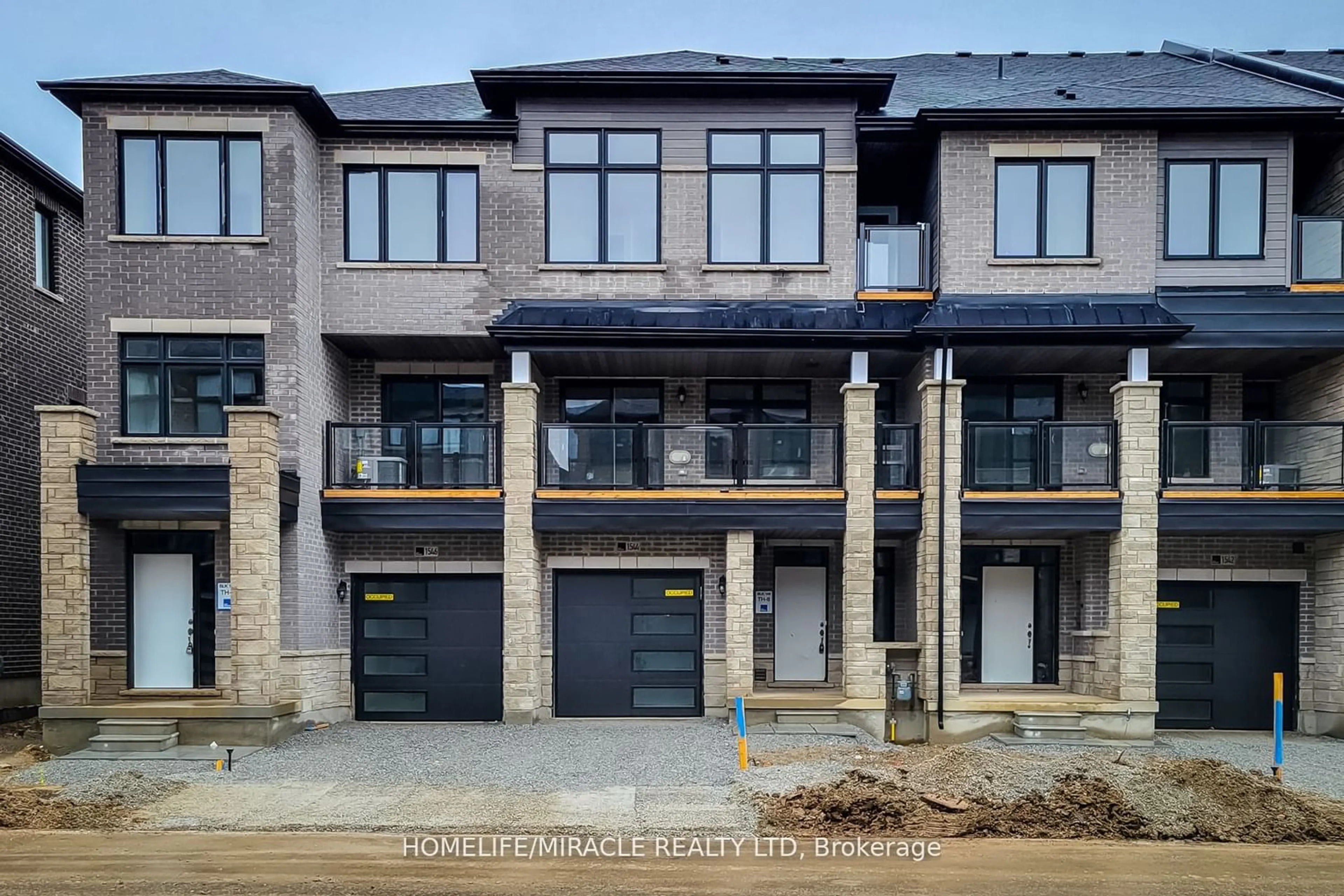 A pic from exterior of the house or condo for 1154 Hilson Hts, Milton Ontario L9T 7E7
