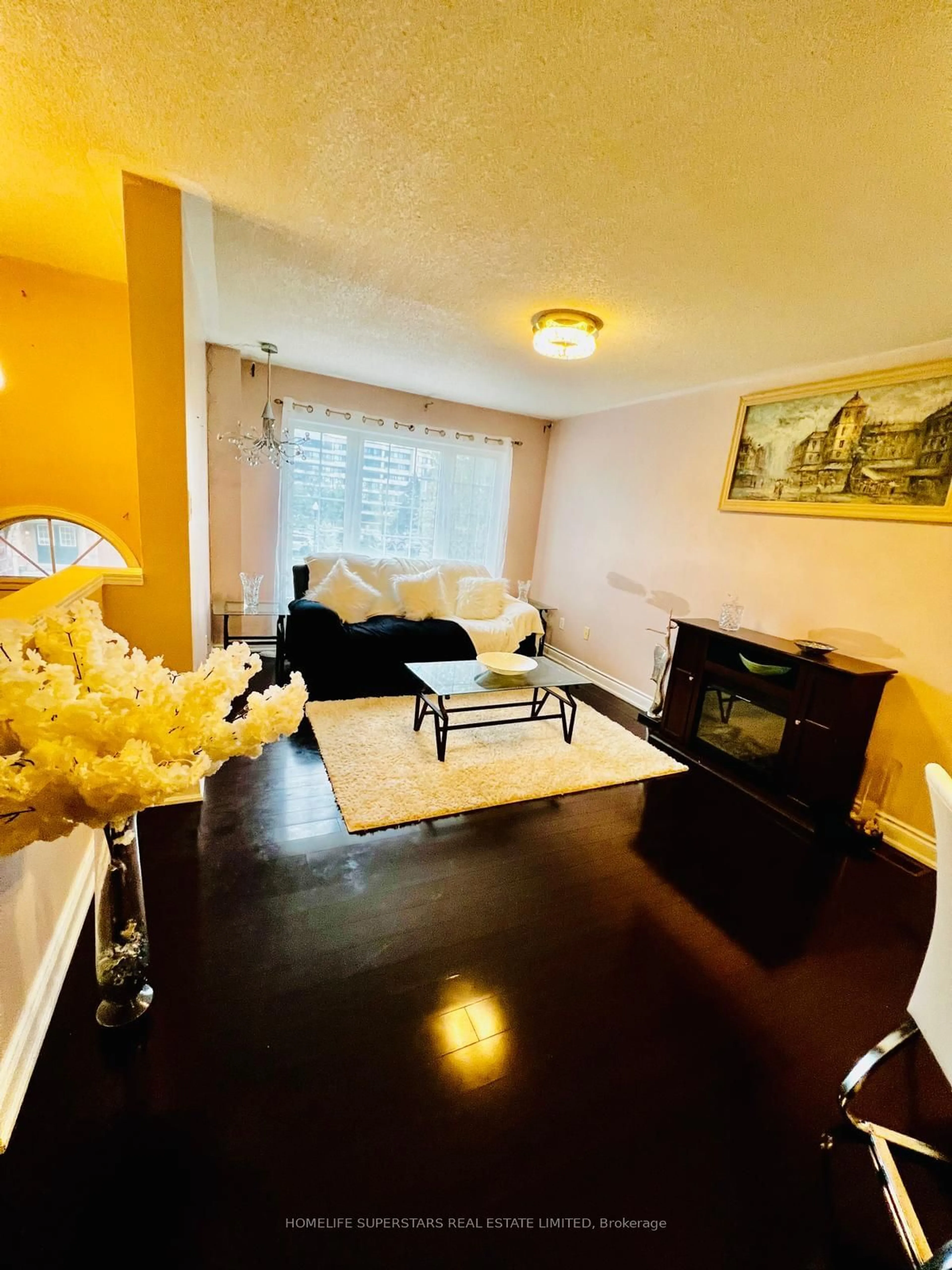 A pic of a room for 3020 Cedarglen Gate #16, Mississauga Ontario L5C 4S7