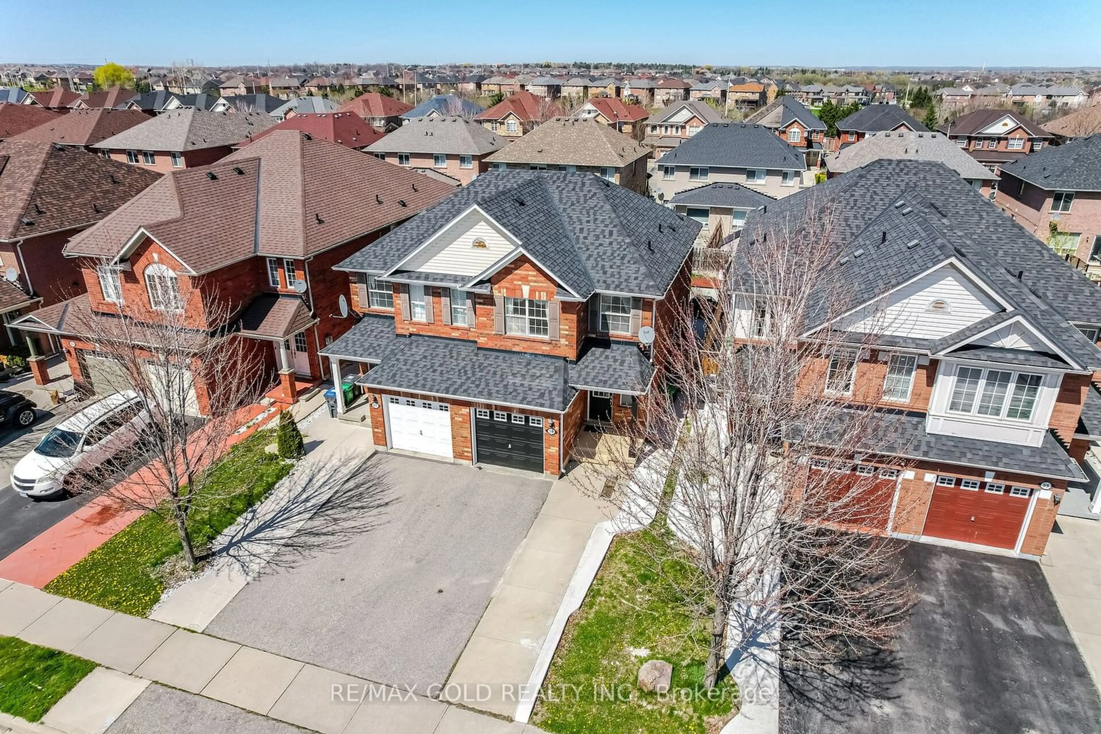 Frontside or backside of a home for 59 Eastway St, Brampton Ontario L6S 0A4