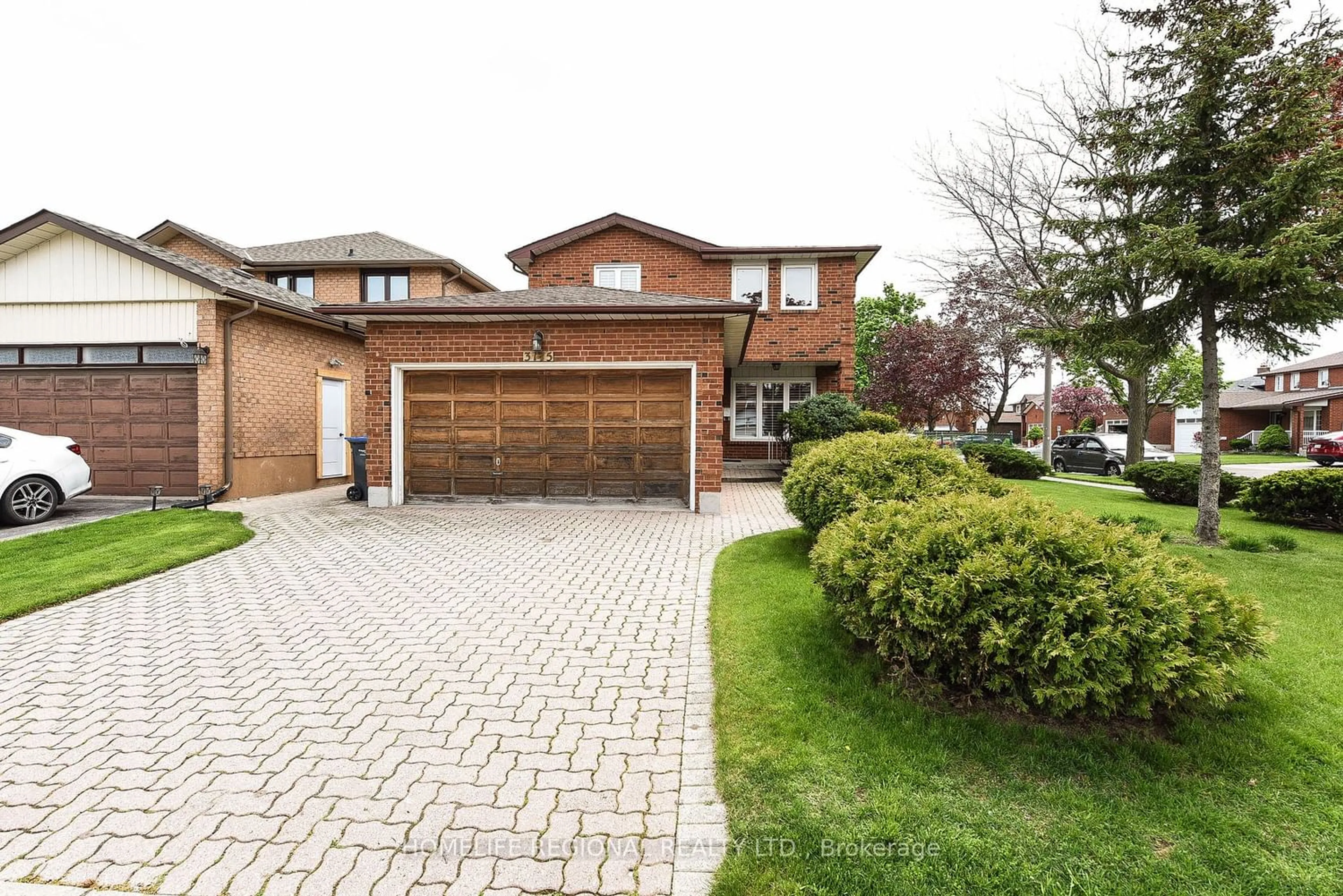 Home with brick exterior material for 3175 Fairfox Cres, Mississauga Ontario L4X 2V4