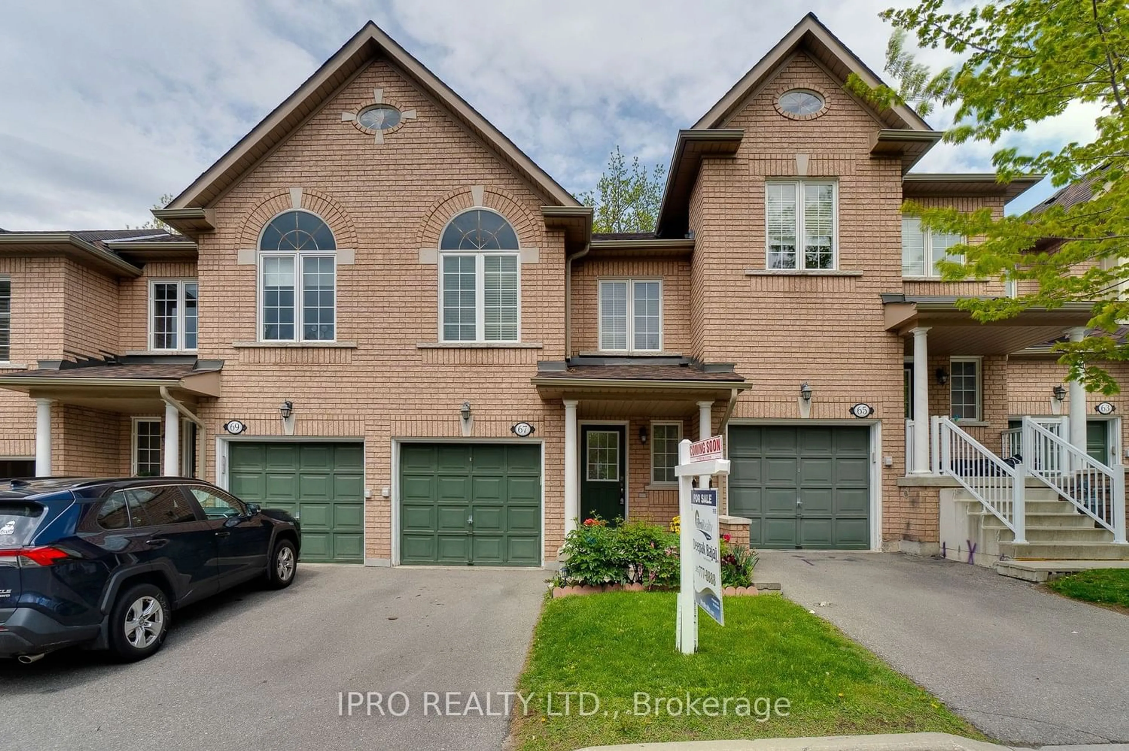 A pic from exterior of the house or condo for 7360 Zinnia Pl #67, Mississauga Ontario L5W 2A1